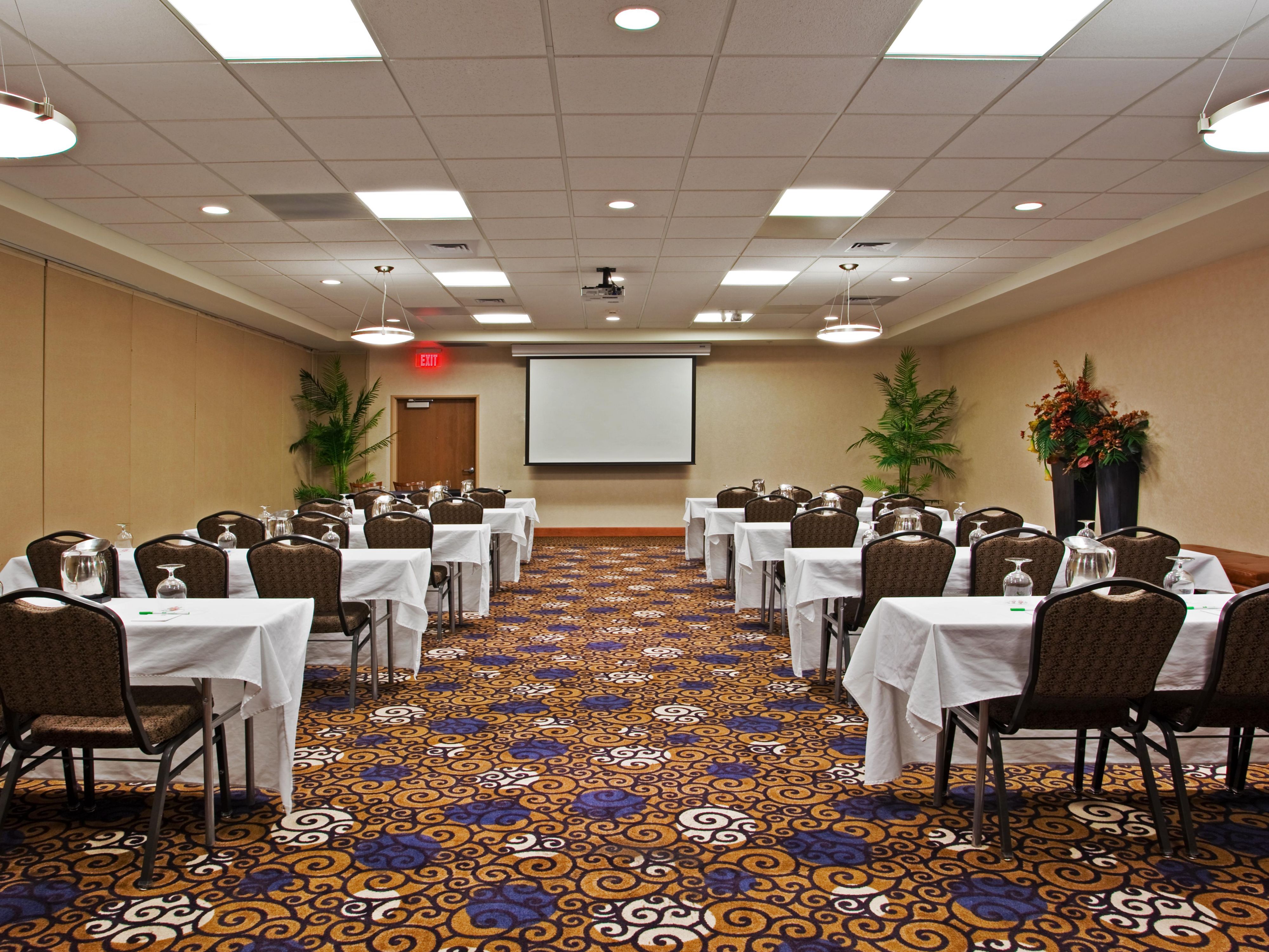 We offer a spacious 6,000 sq. ft. venue ideal for corporate meetings, private events, and weddings. Enjoy versatile layouts, onsite bartenders, catering services and delightful culinary options to enhance your event.
