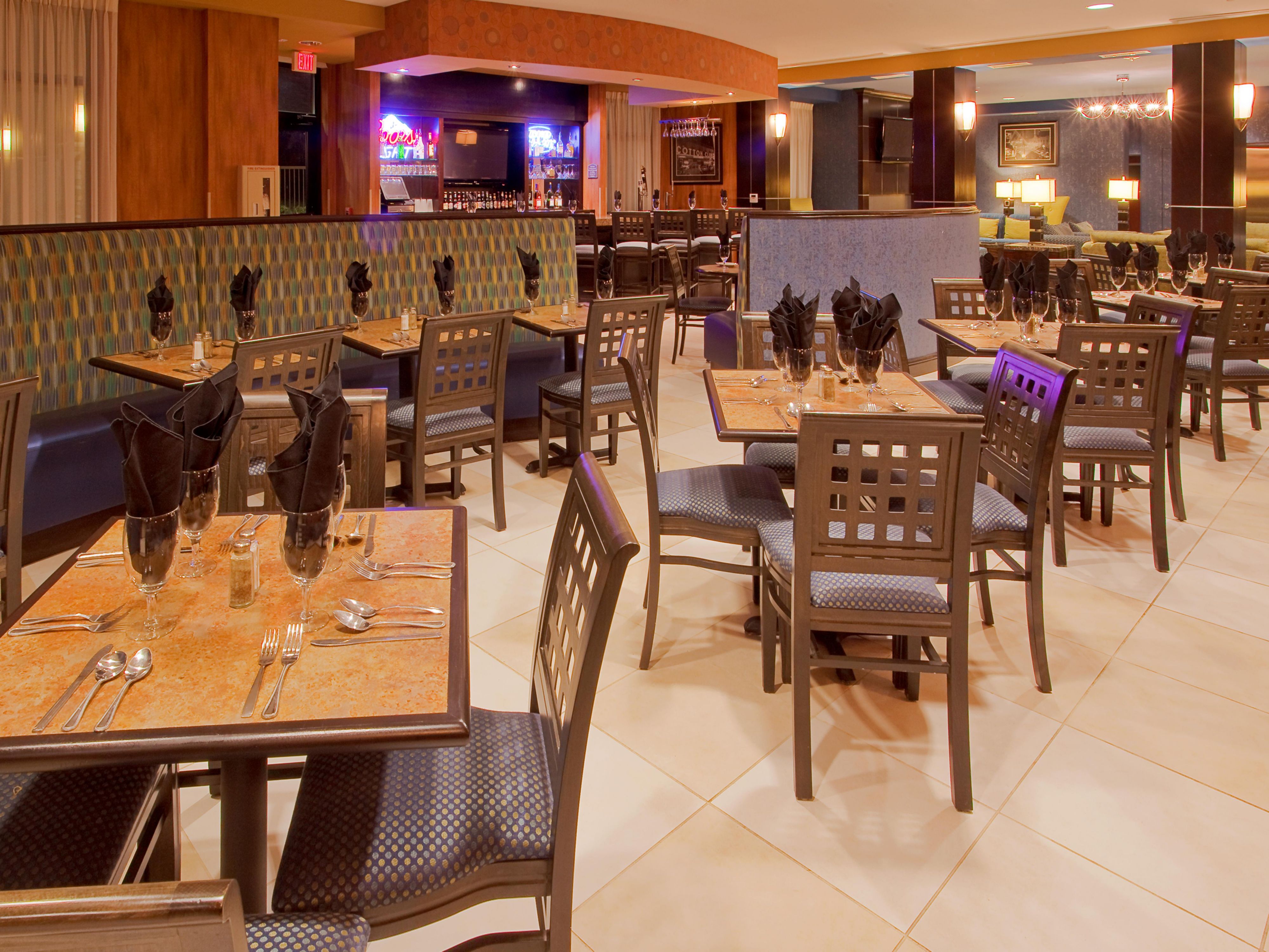 holidayinn hotel dining