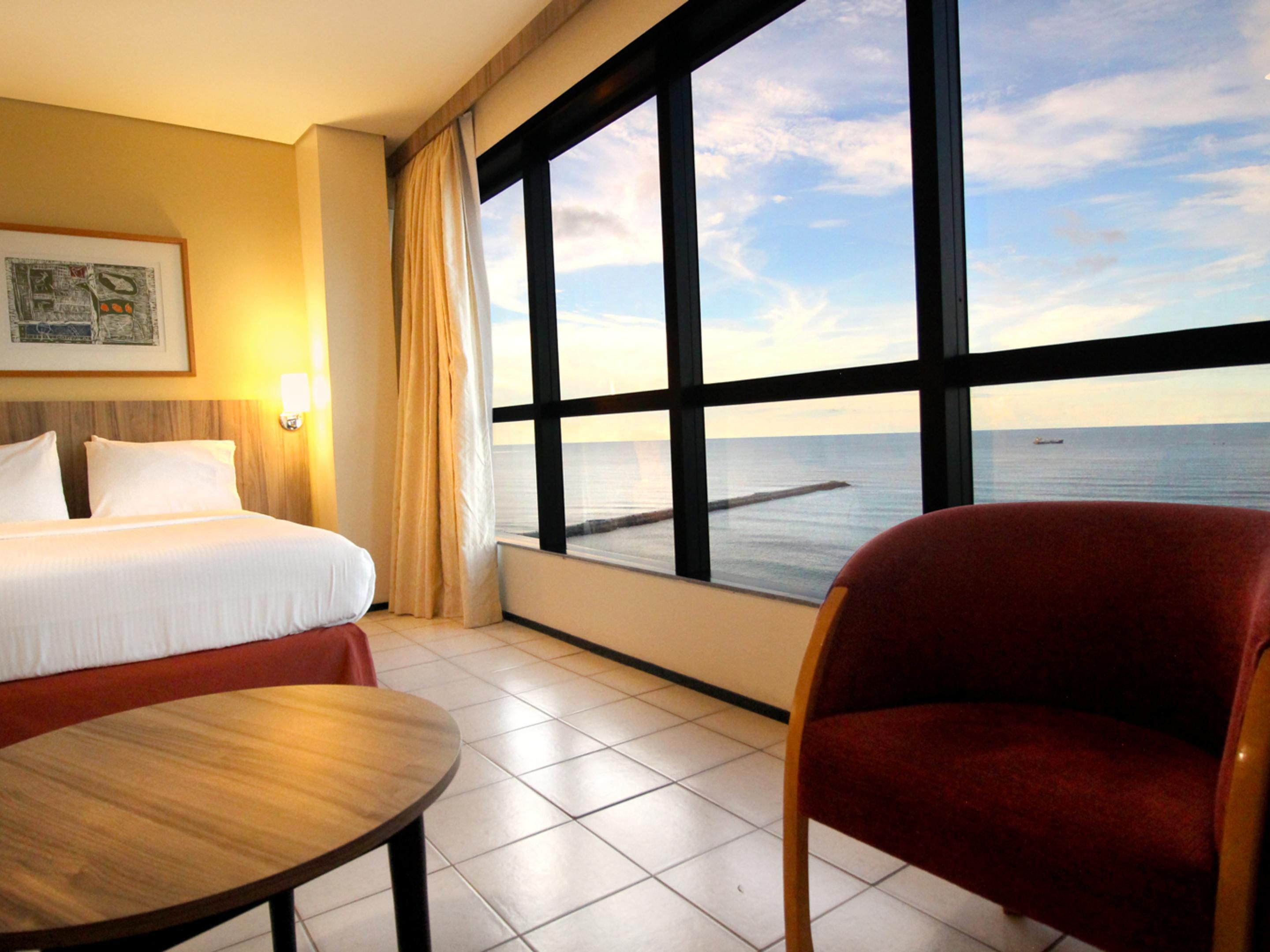 Space to relax, overlooking Iracema Beach.