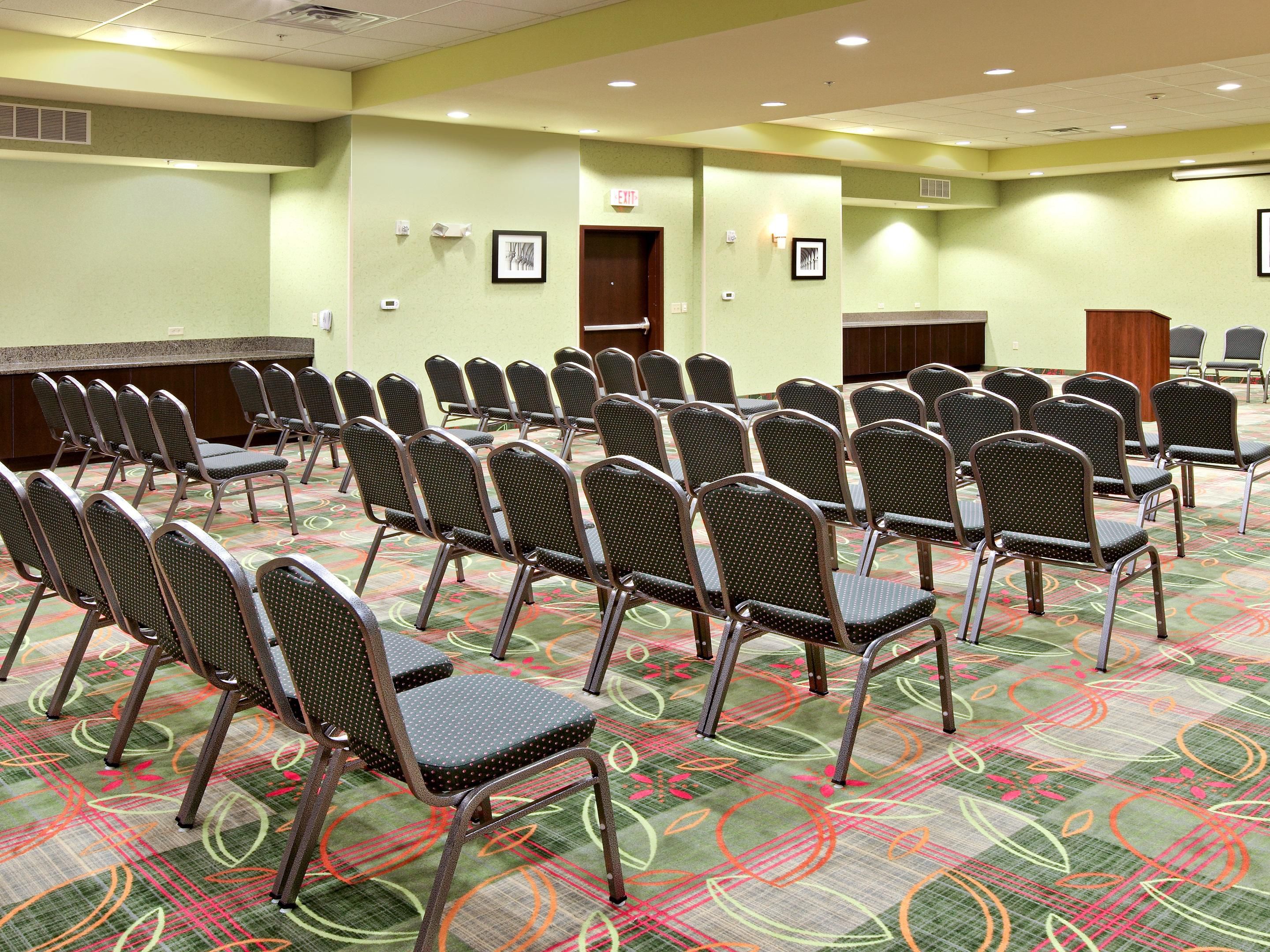 Book your next meeting at the Holiday Inn Garland. Our Banquet Space is 4257 Sq Ft and can be broken down into smaller meeting rooms. We can host your banquet up to 260 people. We can also do Theater seating up to 325 people or Classroom seating to 240 ppl.  Call us now to reserve your next event.