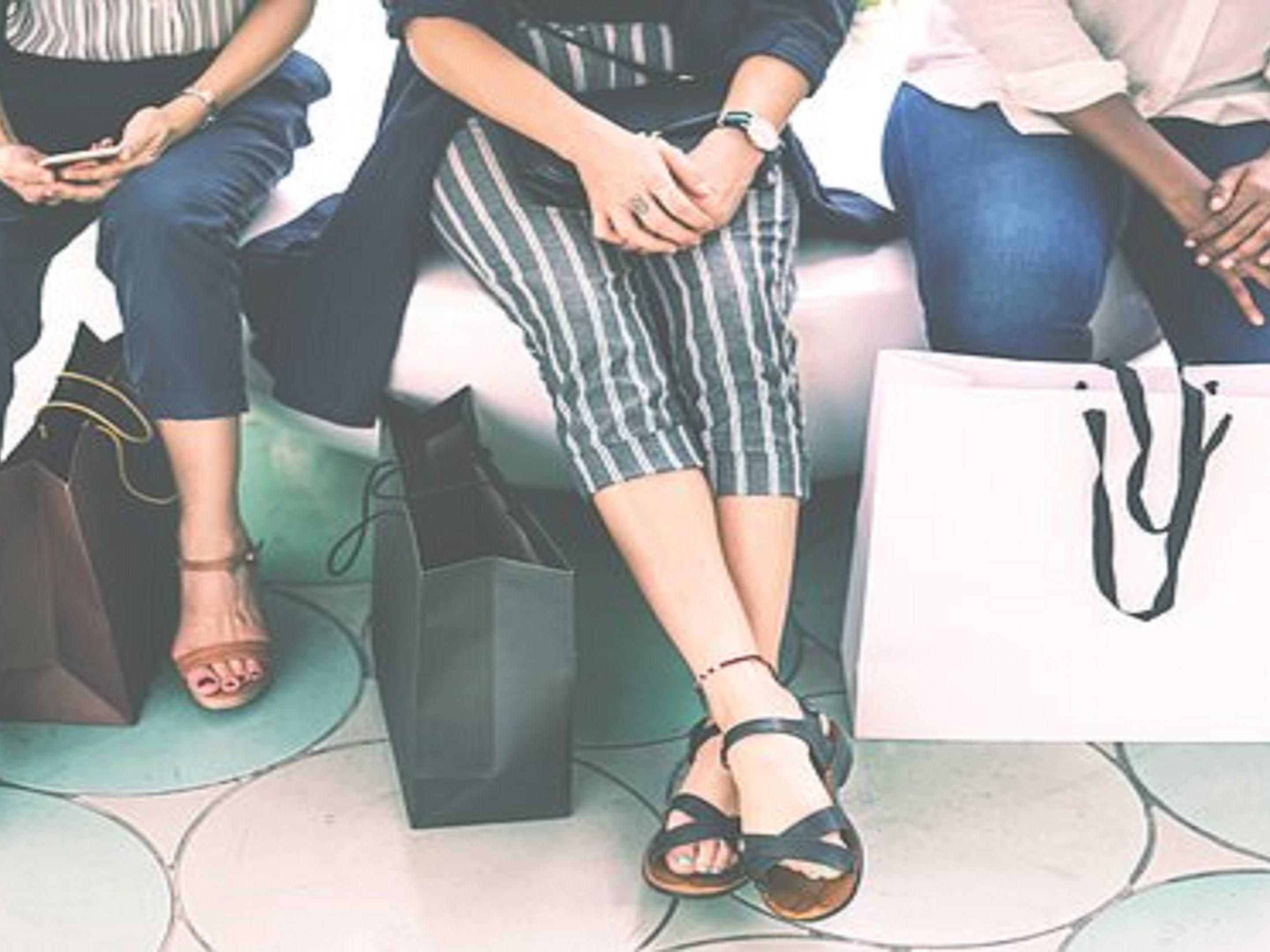 Firewheel Town Center is located just minutes east of the Holiday Inn Garland. Shopping, dining, and a movie theater are all available to enjoy. Holiday shopping has now begun. Book your hotel room now and let the shopping begin!