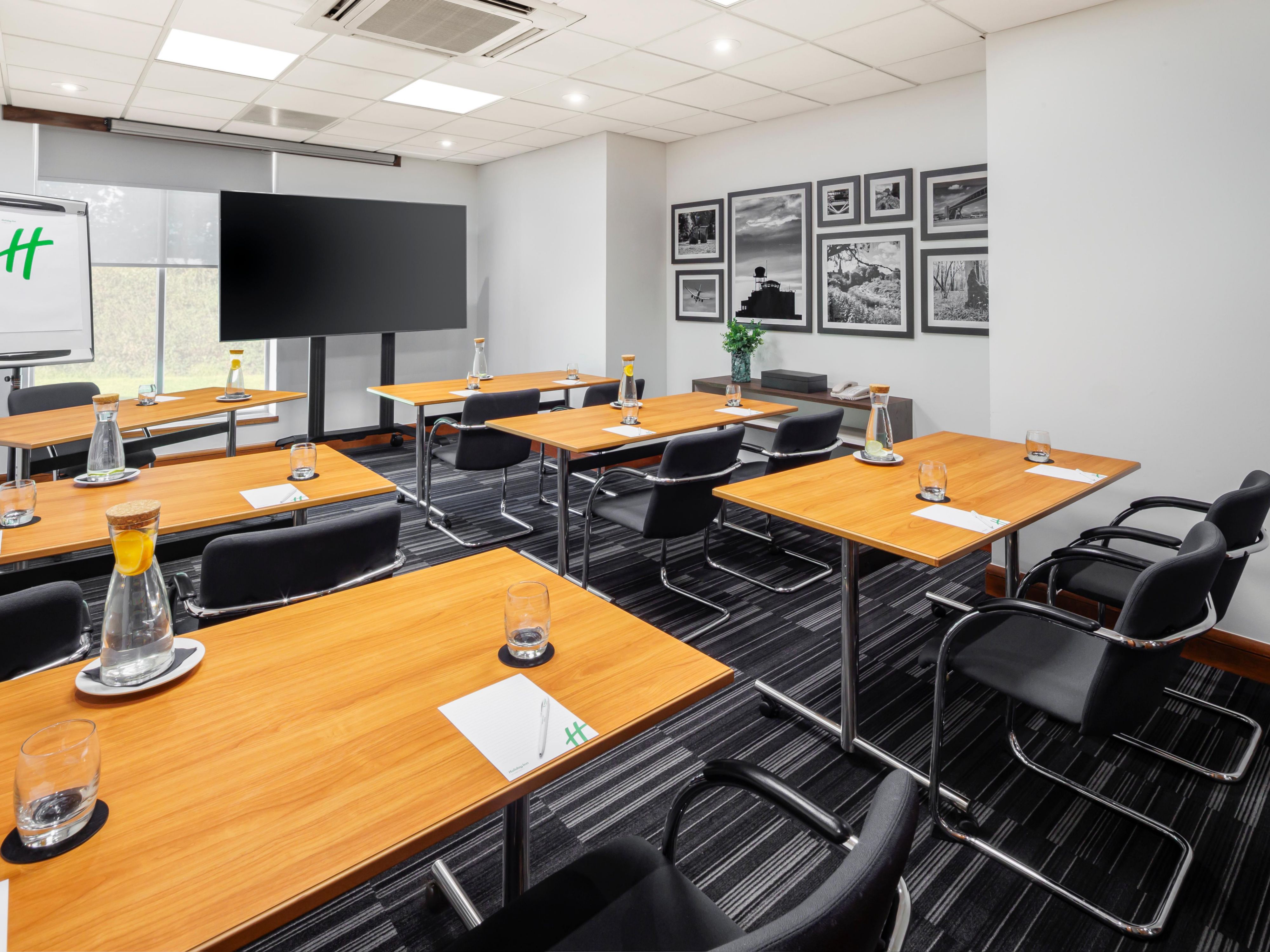Elevate your next event at Holiday Inn London - Gatwick Airport! Enquire online for unbeatable conference and event experiences for up to 220 guests!