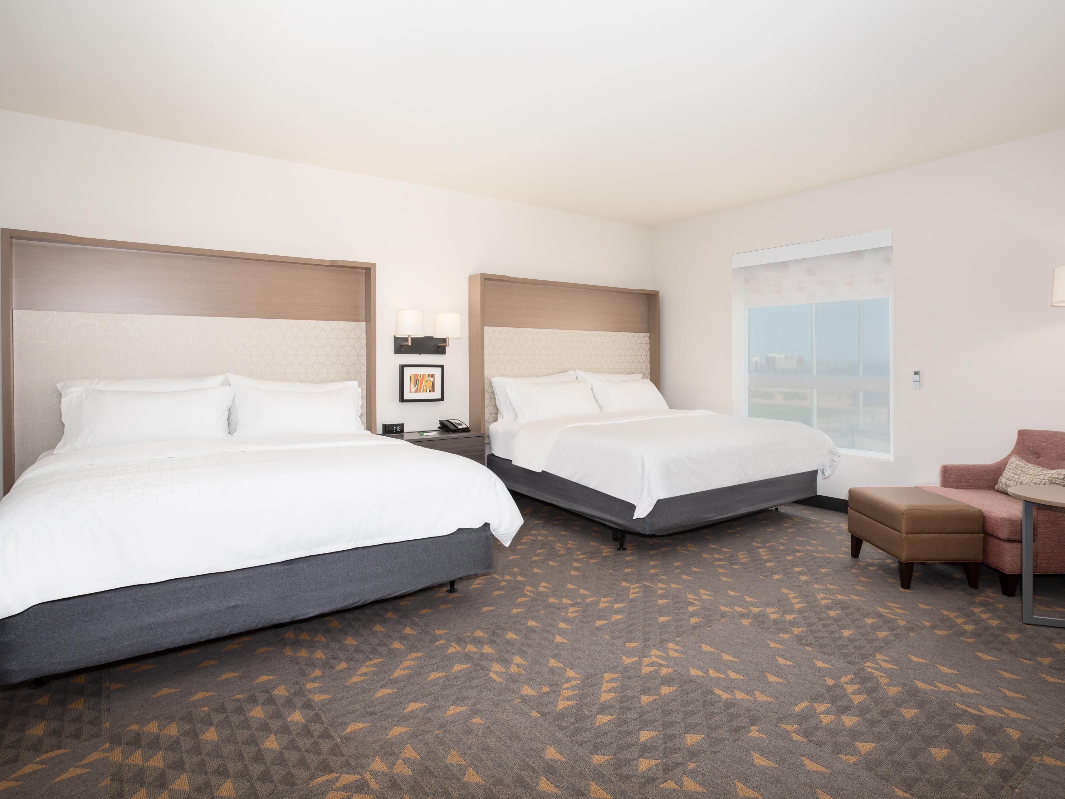 Holiday Inn Glendale - Stadium & Ent Dist, an IHG Hotel - hotel rooms