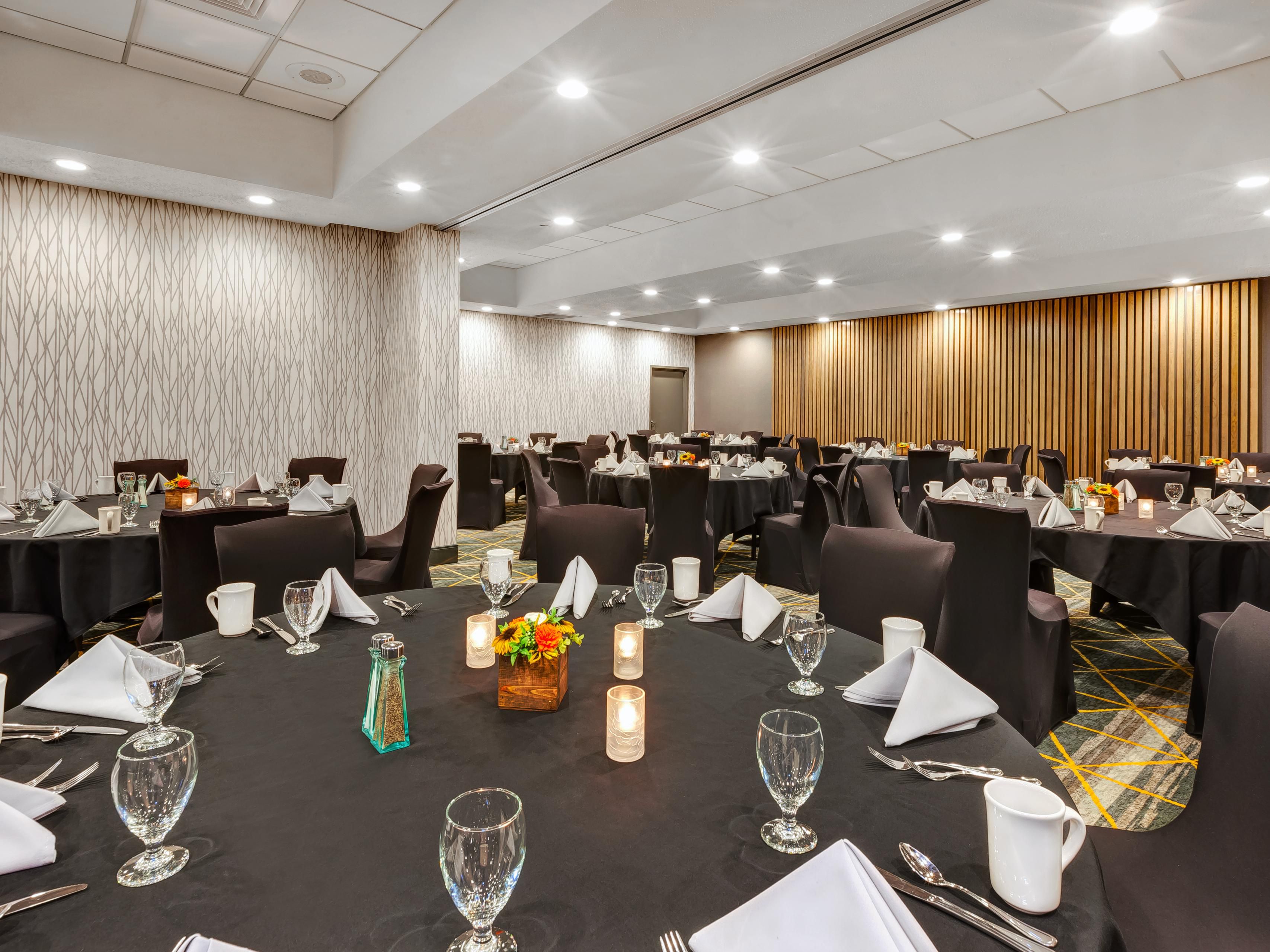 With over 1500 sq. ft. of meeting space we can offer you the perfect space for hosting an unforgettable event in the heart of downtown. Our staff will assist you from your initial inquiry until the conclusion of your event. We take your vision and make it a reality.