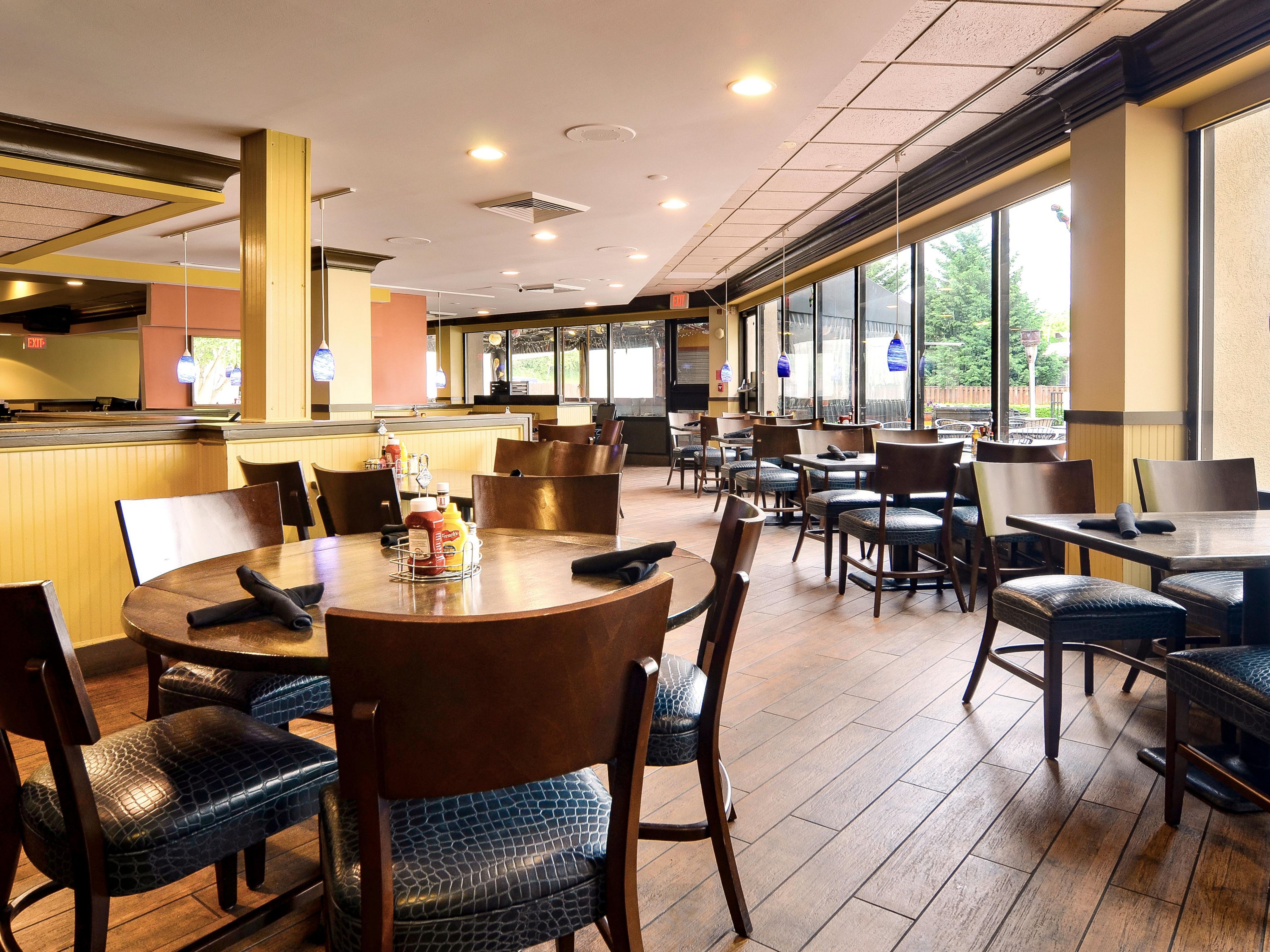 On site restaurant Moxy's Sports Bar & Grill is open for full hot all-you-can-eat buffet breakfast daily for only $15 per person.
Lunch, dinner and lounge coming soon!