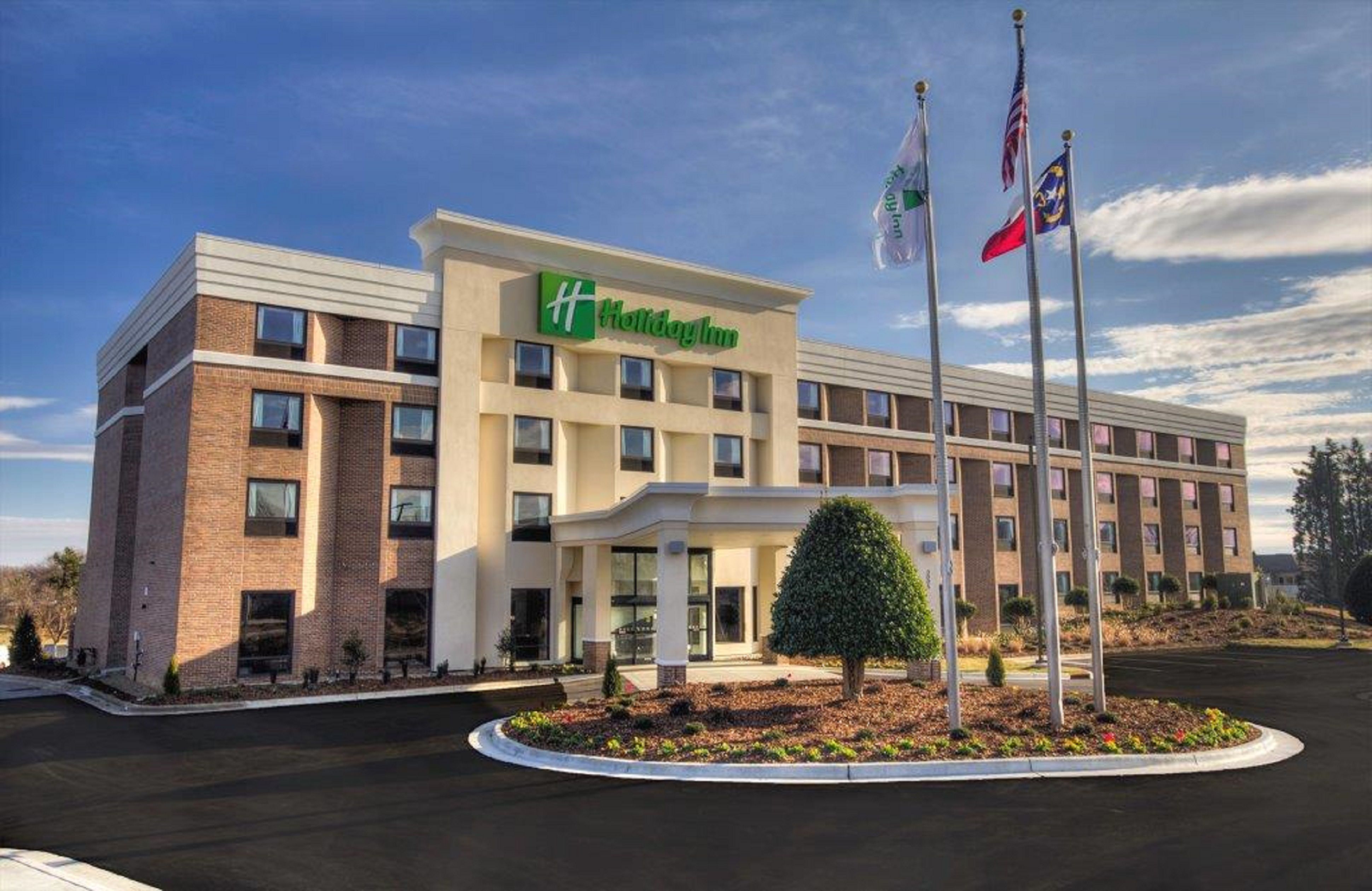Hotels Along Greensboro Christmas Parade 2022 Hotels In Greensboro, Nc Near Greensboro Airport | Holiday Inn Greensboro  Coliseum