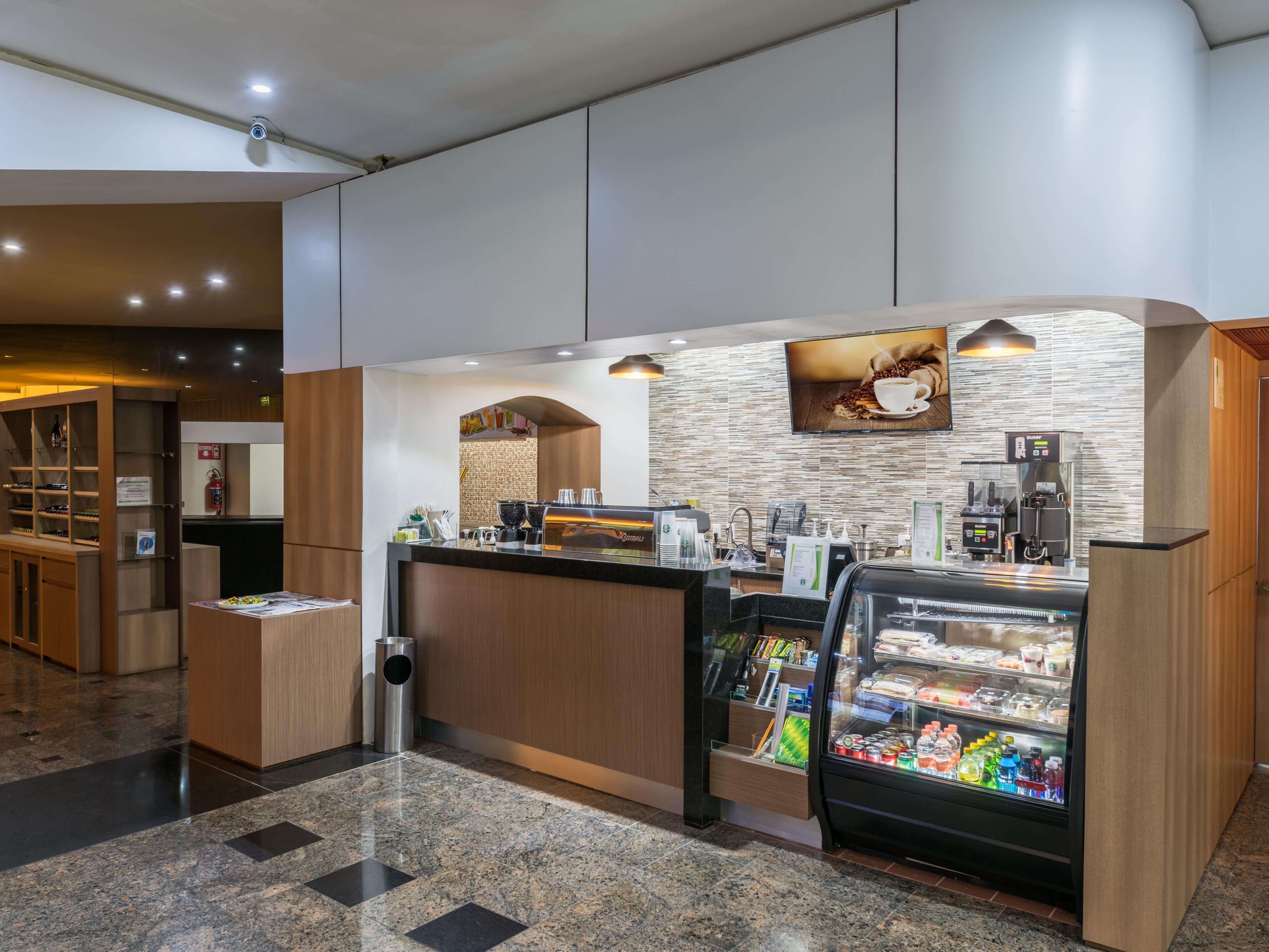 For coffee lovers, we have the best flavors of the We proudly Serve Starbucks Cafe, because we want to pamper you while you finish that important project or have a pleasant chat with your colleagues in our Co-Work, the perfect combination. There is no need to go out of the hotel.