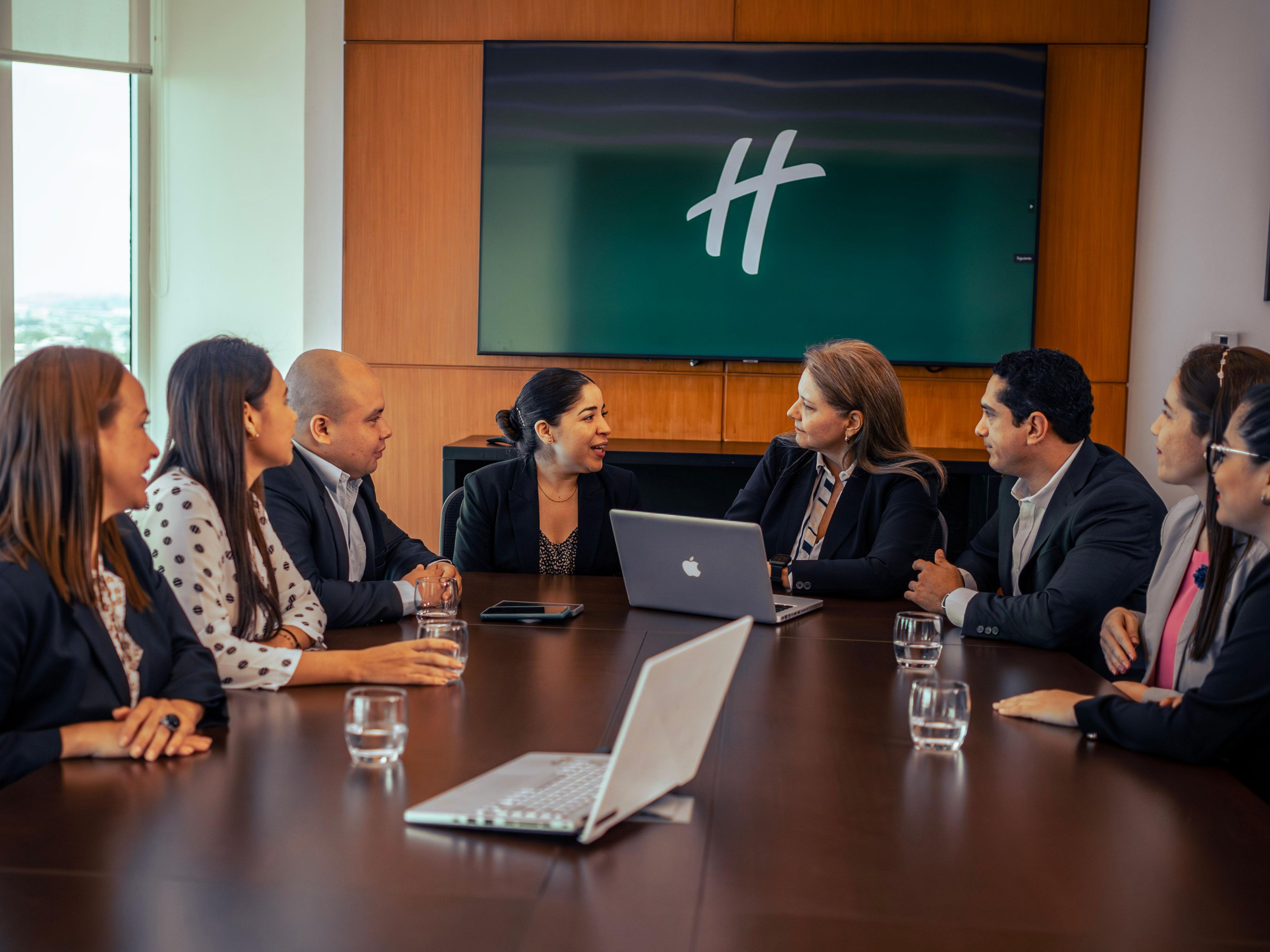 We plan your corporate event in comfortable spaces with everything you need!