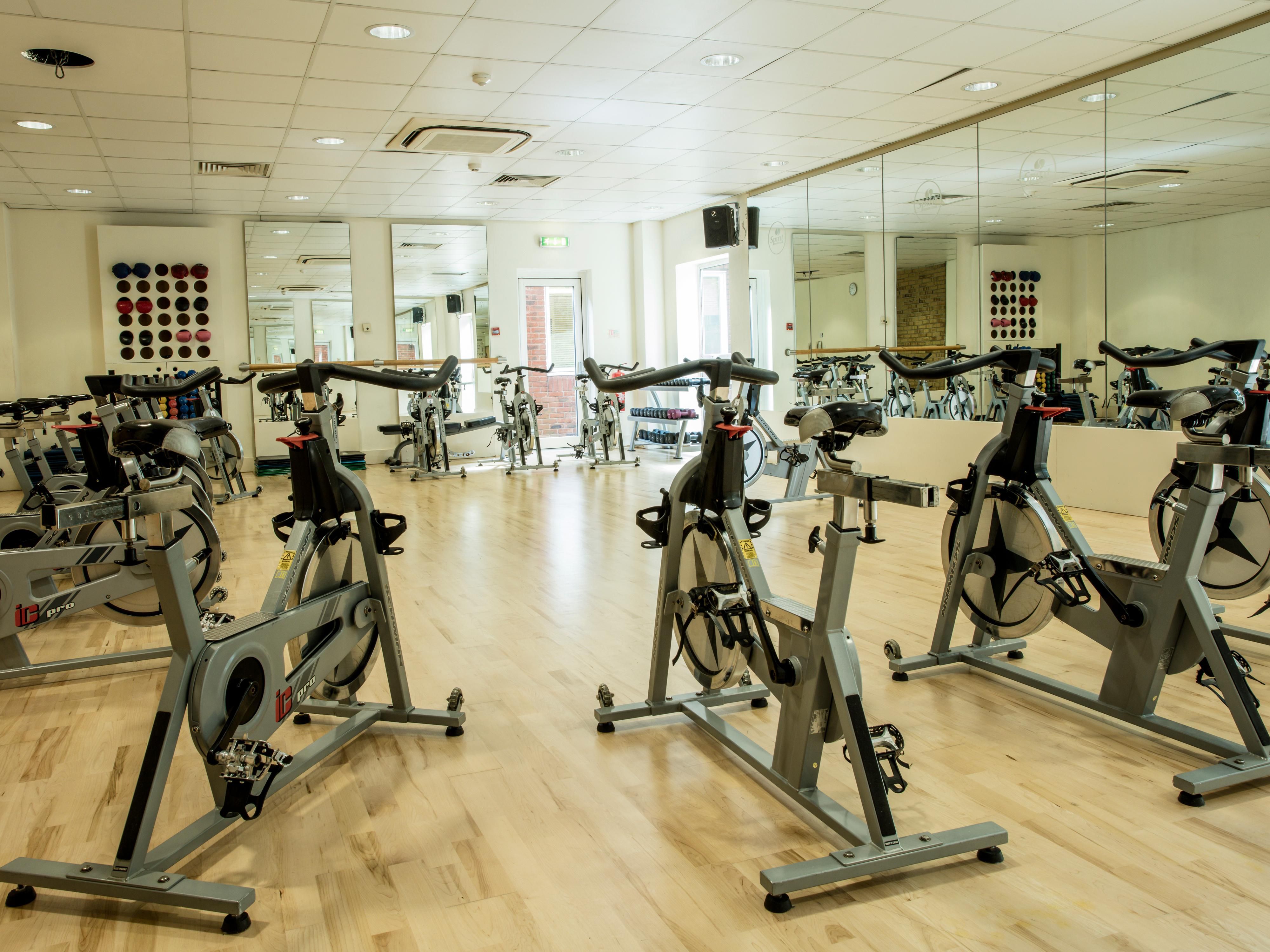 Relax and unwind at our health and fitness club, with a fully equipped gymnasium, heated indoor swimming pool, steam room and sauna. Complimentary access for all hotel guests. 