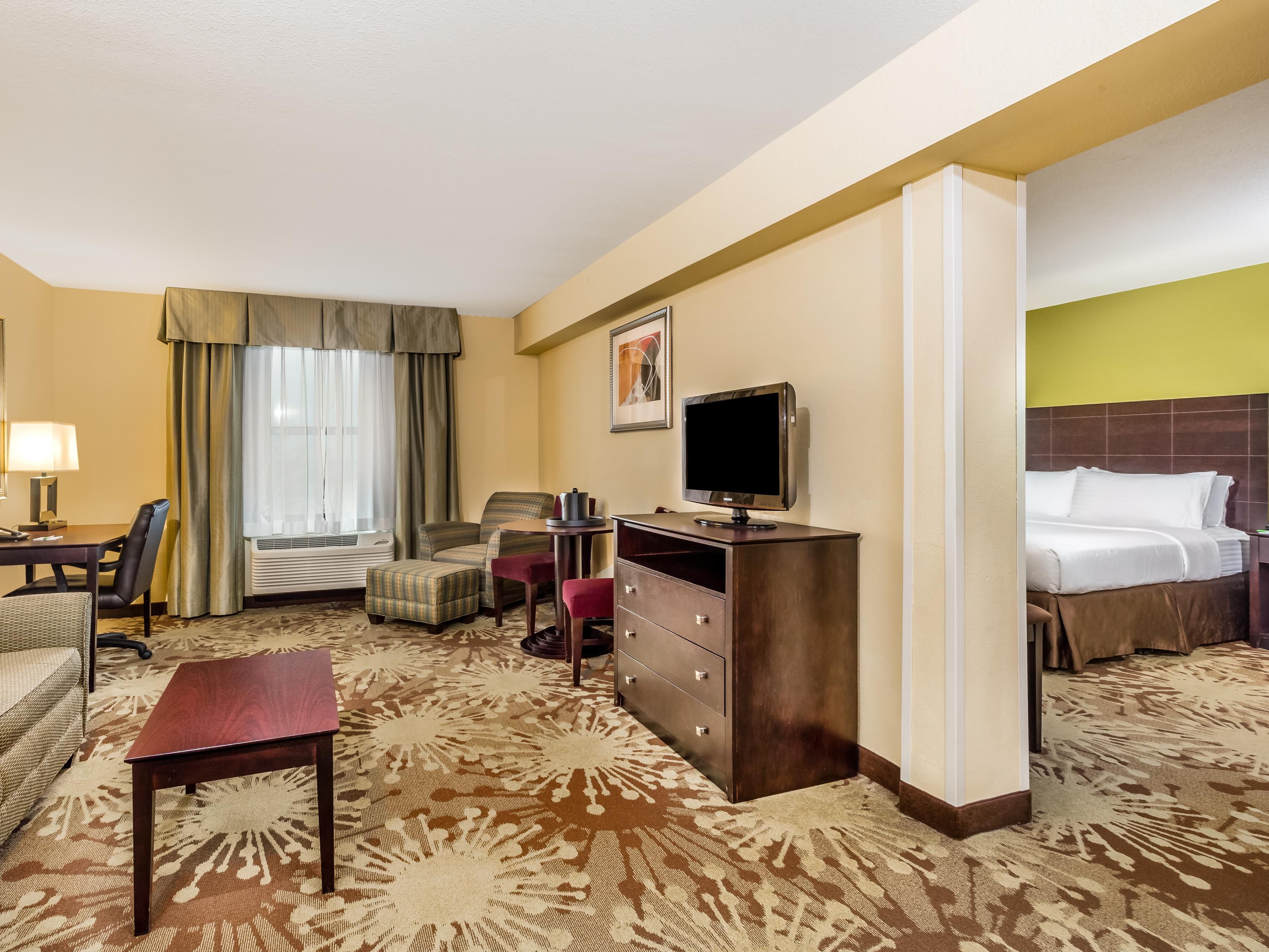 Bridal Suite: includes king bedroom, sitting room with TV, and private in room Jacuzzi