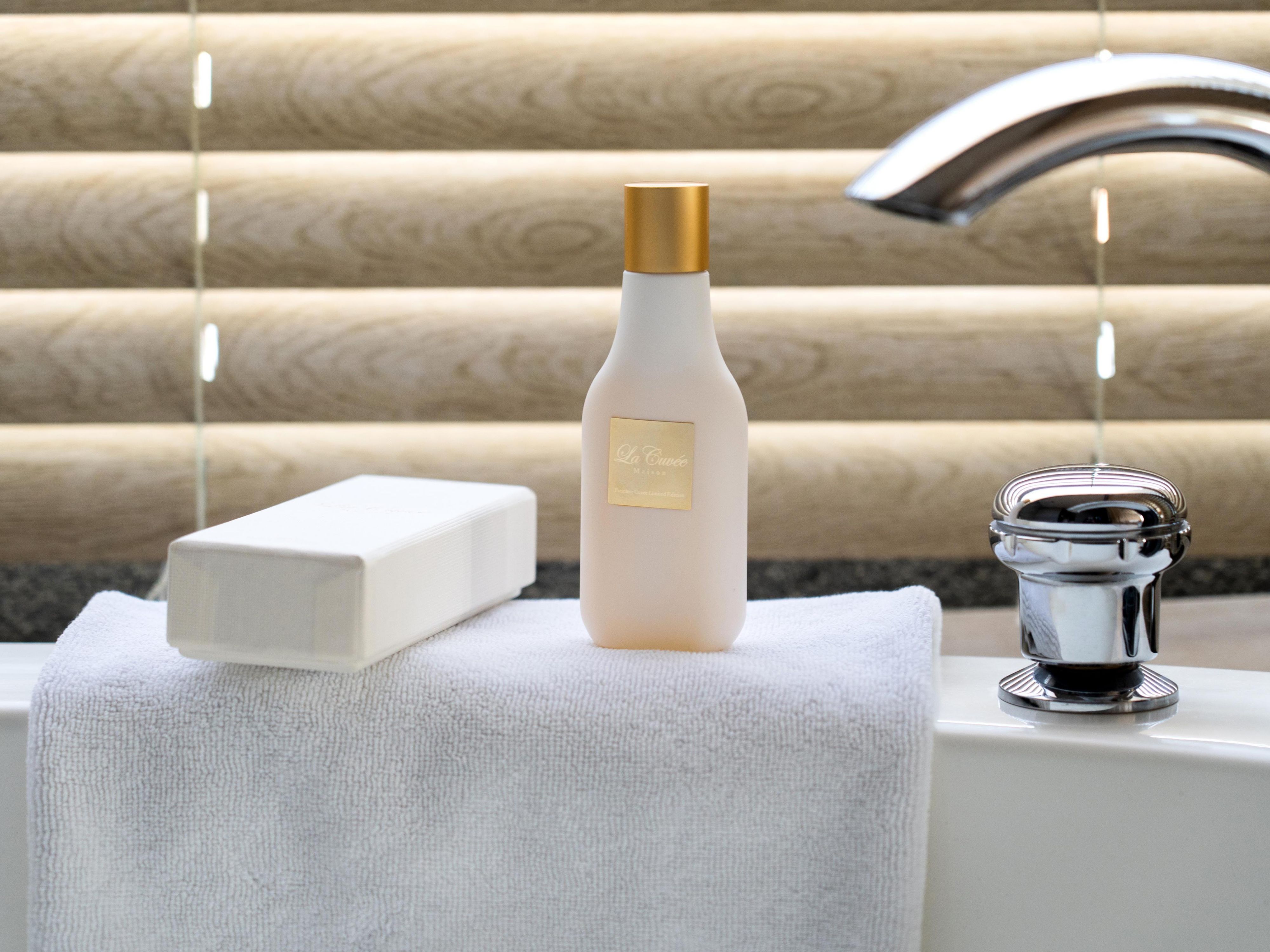 Enjoy a luxurious champagne bath with the luxury bath brand La Cuvée Maison’s Petit Champagne Bubble Bath provided in every suite in the hotel. 

*Please contact the front desk to make an additional or separate purchase.

For reservations and enquiries, please call Reservations at (82) 62 610 7000 or e-mail res@higwangju.com.