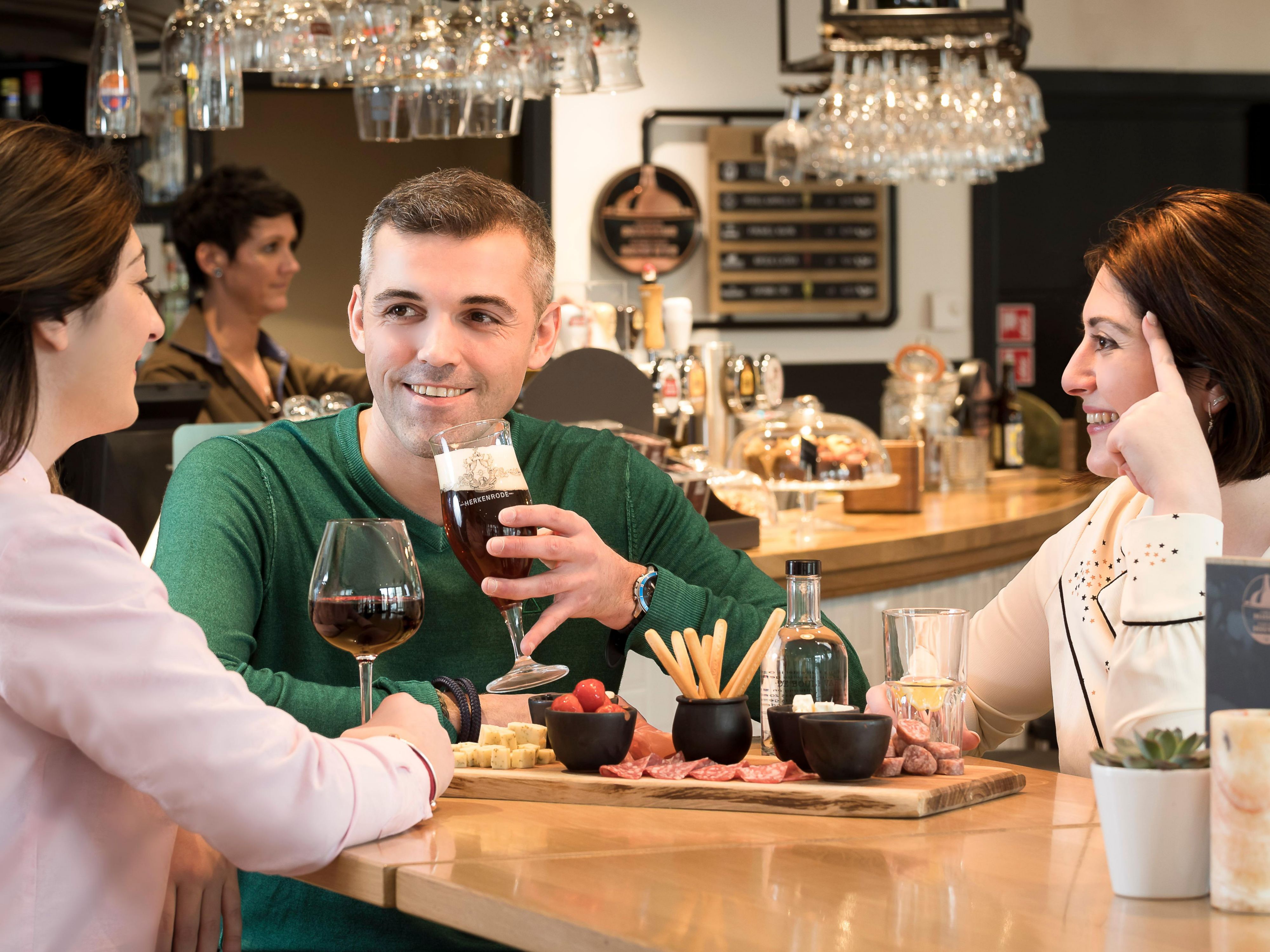 holidayinn hotel dining