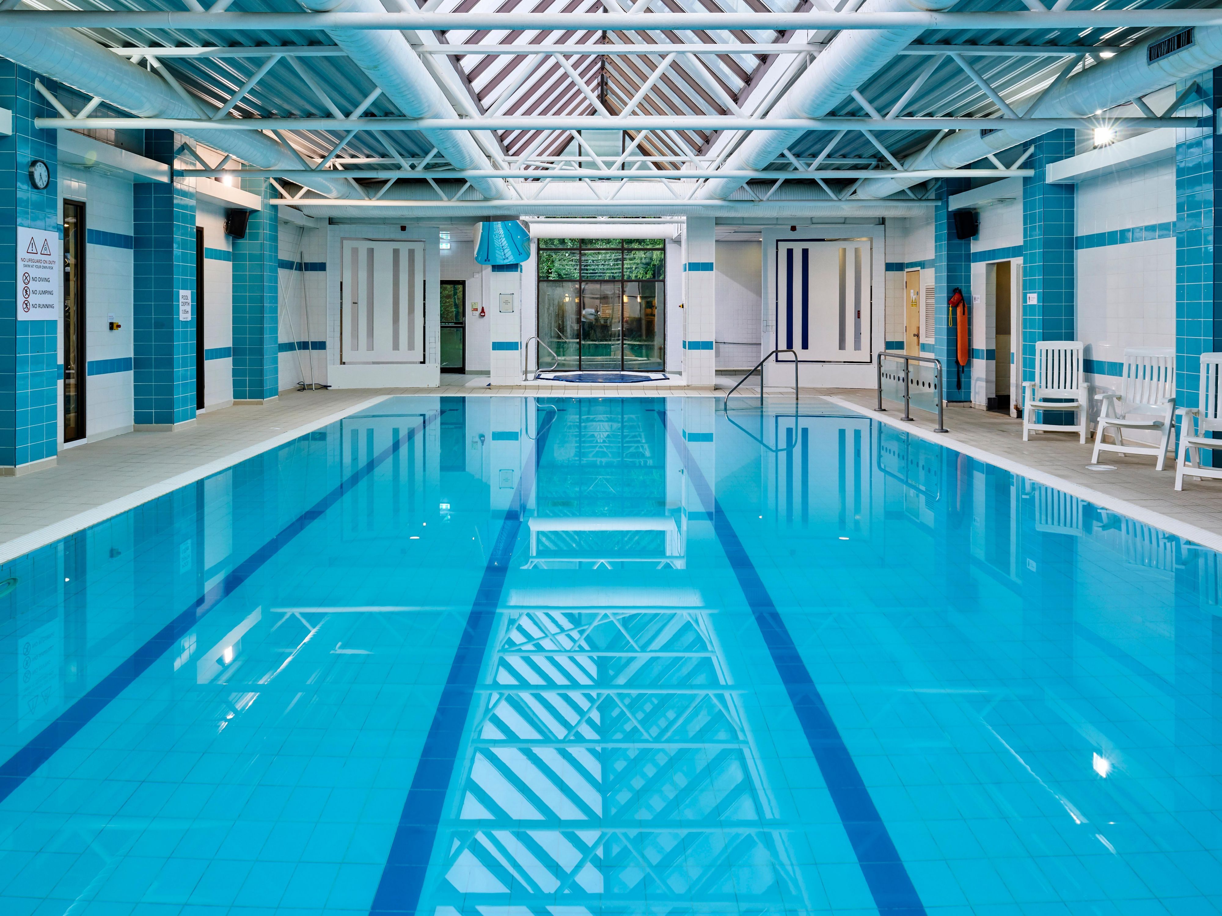 Guests can enjoy complimentary use of all the following facilities: fully-equipped gym, heated 15m swimming pool, jacuzzi, steam room, sauna and studio classes. Other services available at a additional cost include: beauty treatments and spa packages, personal training.  