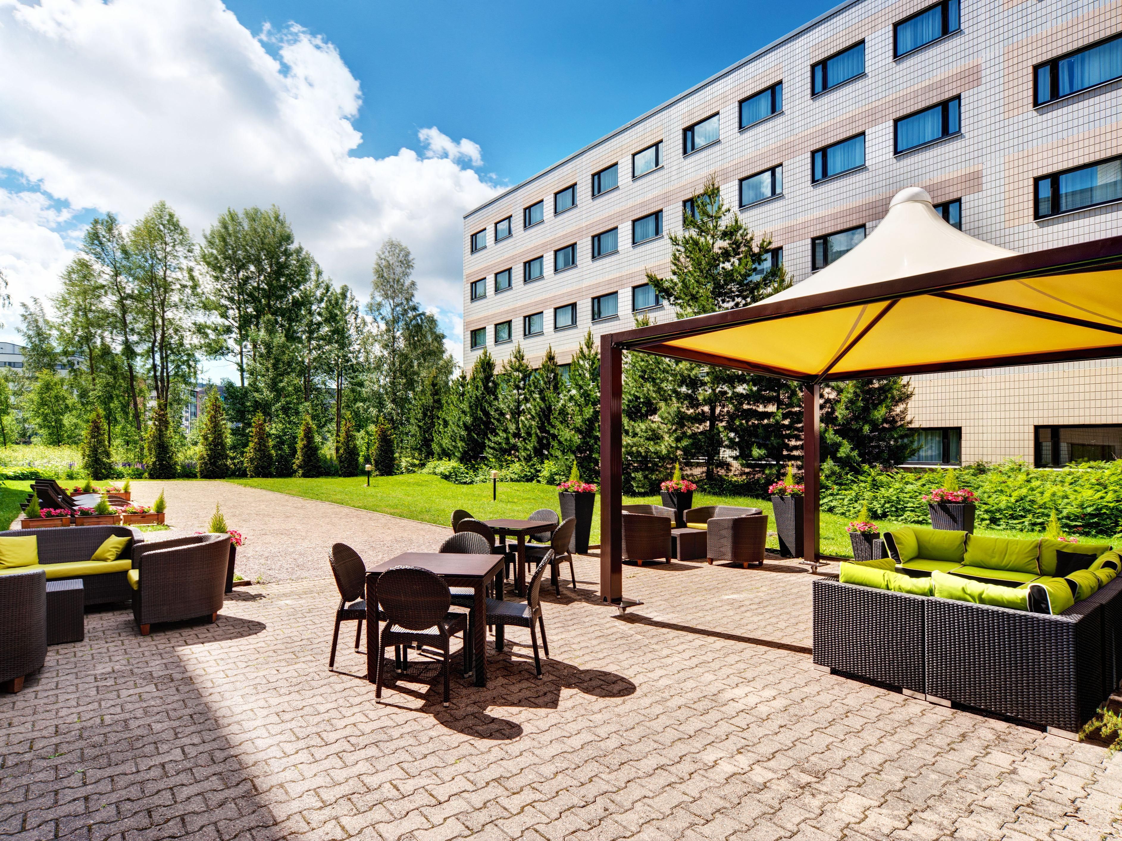 Holiday Inn Helsinki-Vantaa Airport was granted the prestigious Nordic Swan Ecolabel in November, 2023. Nordic Swan Ecolabel has now even more stringent criteria and it challenges companies to take a holistic approach to caring for nature.