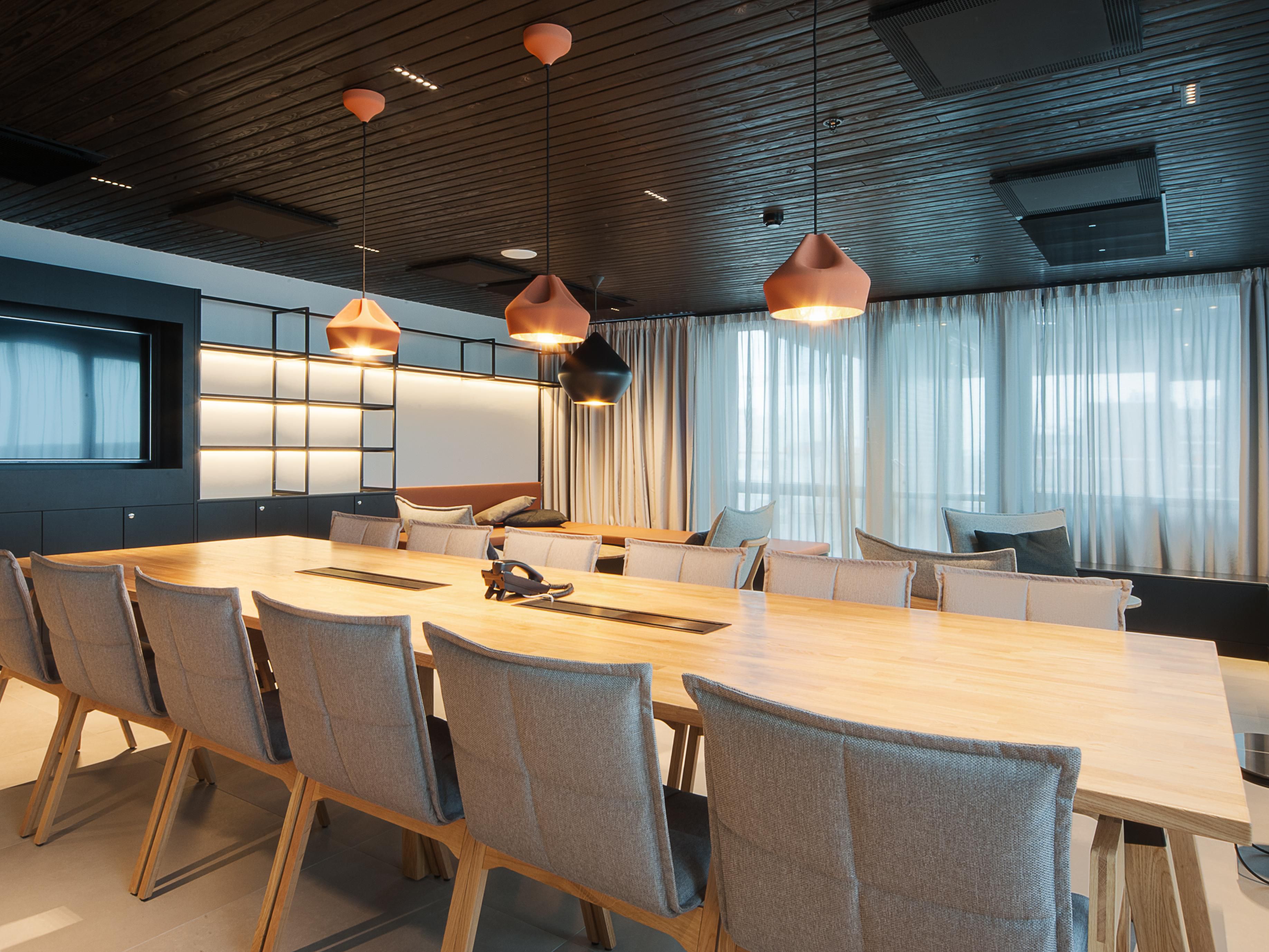 Need to hold a meeting up to 10 people or wish to arrange relaxing and fun event for up to 20 people? Book our elegant Terrace Cabinet in the 10th floor with private Finnish Sauna, covered Terrace and Jacuzzi.