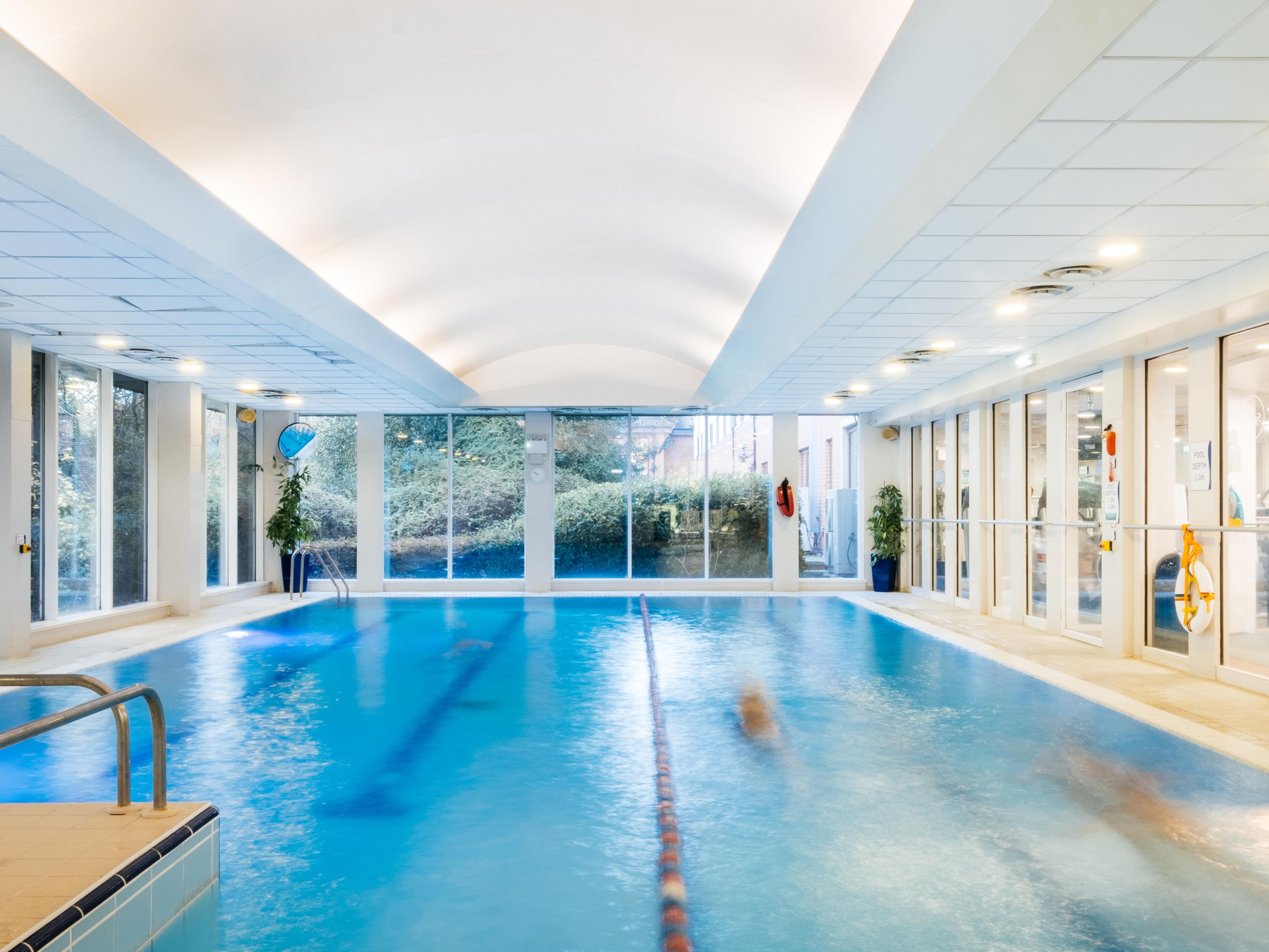 Pool with Jacuzzi available for hotel 