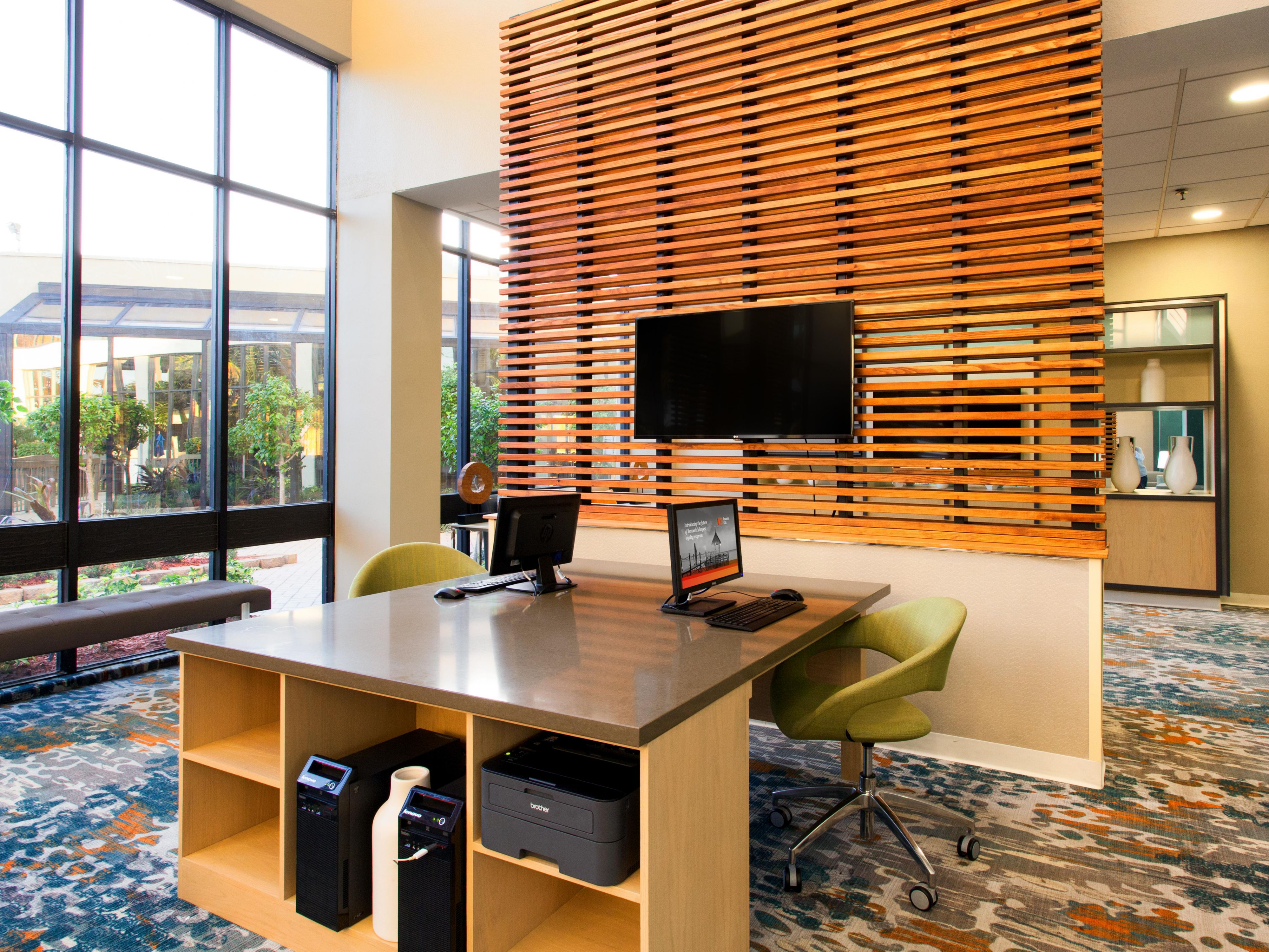 Visit our on-site Business Center, open 24 hours a day. Enjoy access to our computers, a printer, scanner and office supplies. Don't forget that standard wireless hi-speed internet service is free for all IHG® Rewards Club members!