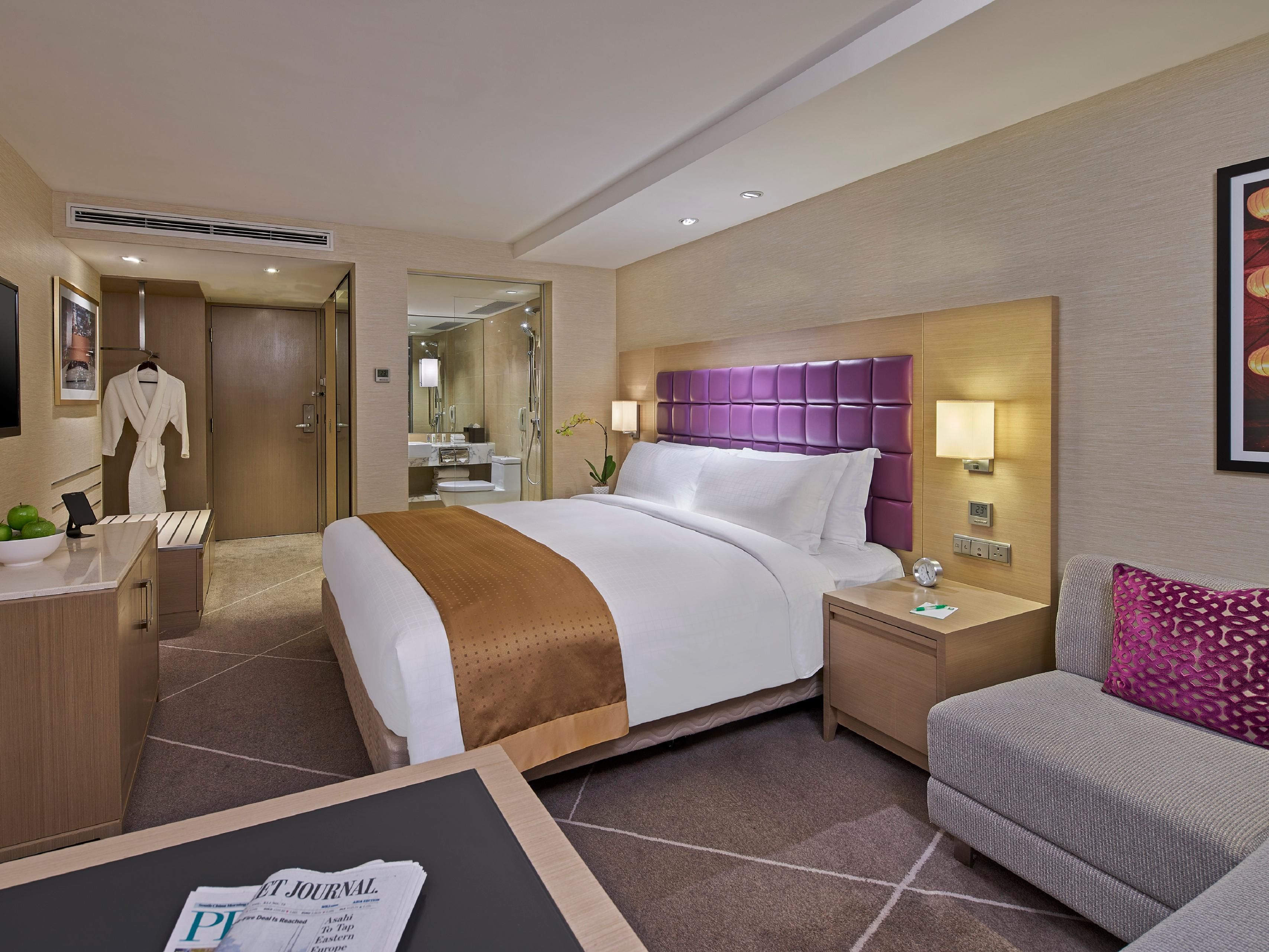 Holiday Inn Hotel Rooms
