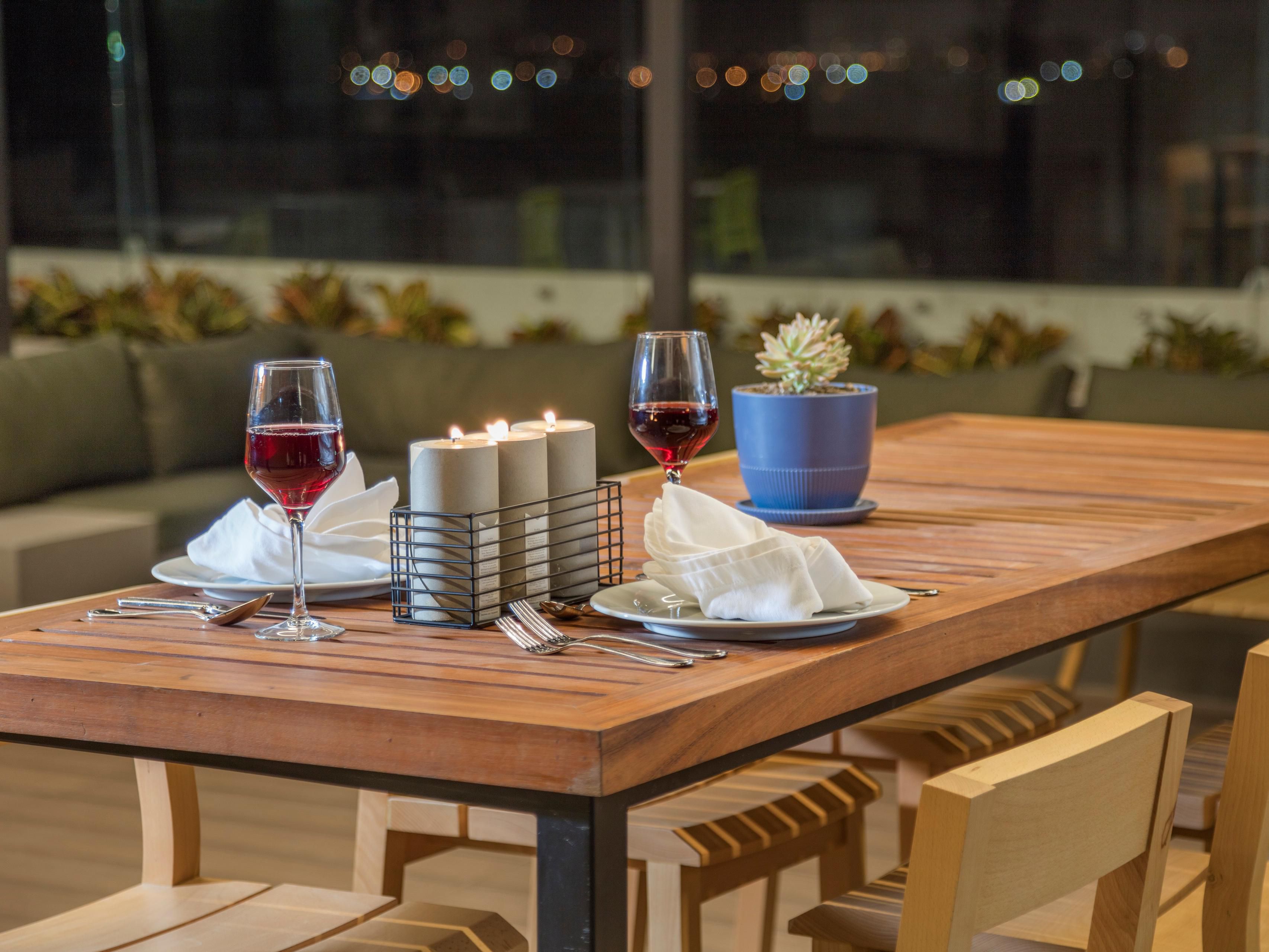 Enjoy a delicious dinner at the Los Soles Terrace and discover the sunsets that Aguascalientes offersevery day.