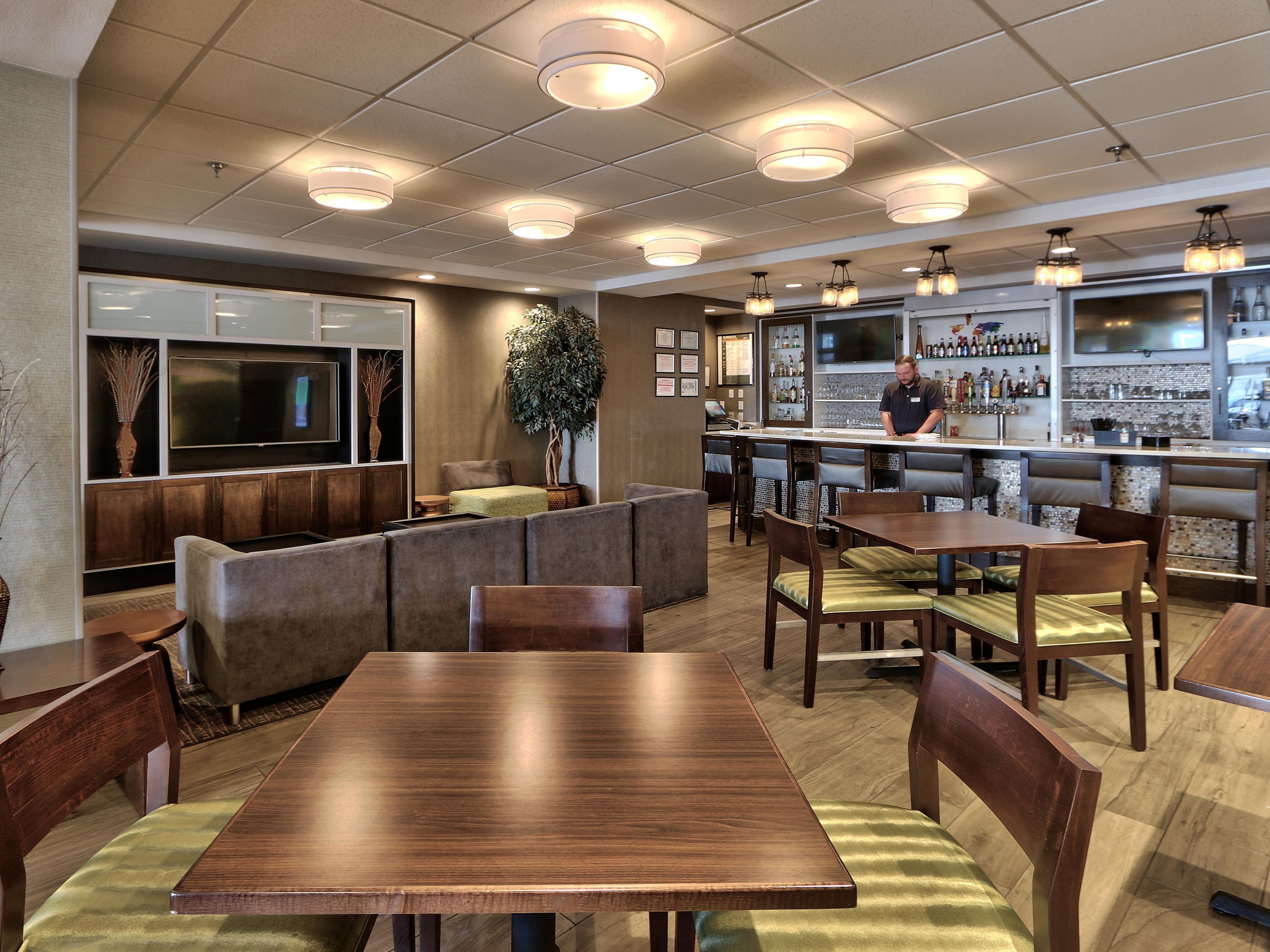 Featuring the best whiskey collection in the city, our lounge is open daily starting at 4pm. In addition to tasty cocktails, we serve appetizers and dinner items every night.