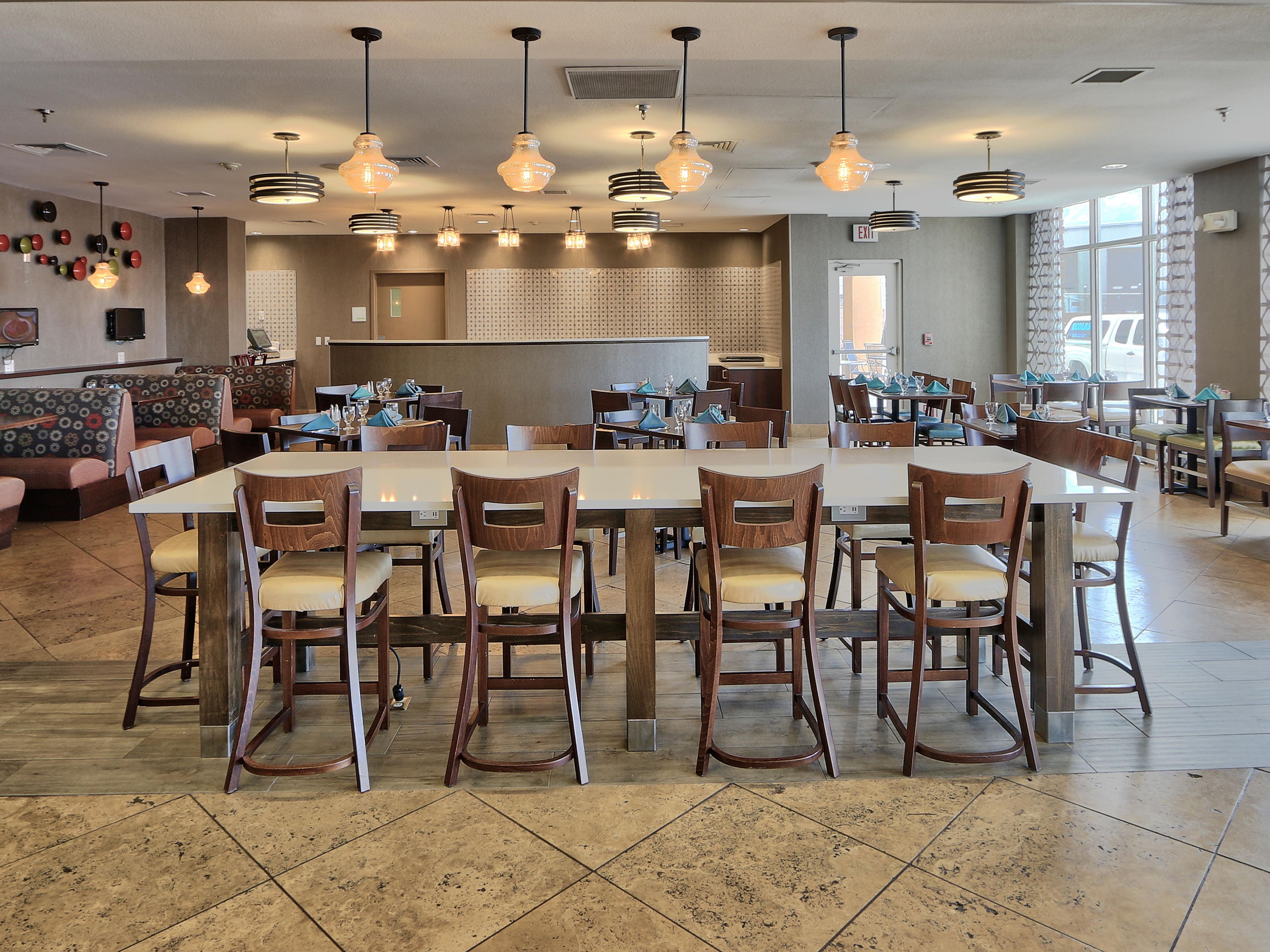 Our restaurant is open daily for breakfast cooked fresh in our kitchen. Weekdays 6am -10am; Weekends 7am - 11am. 
