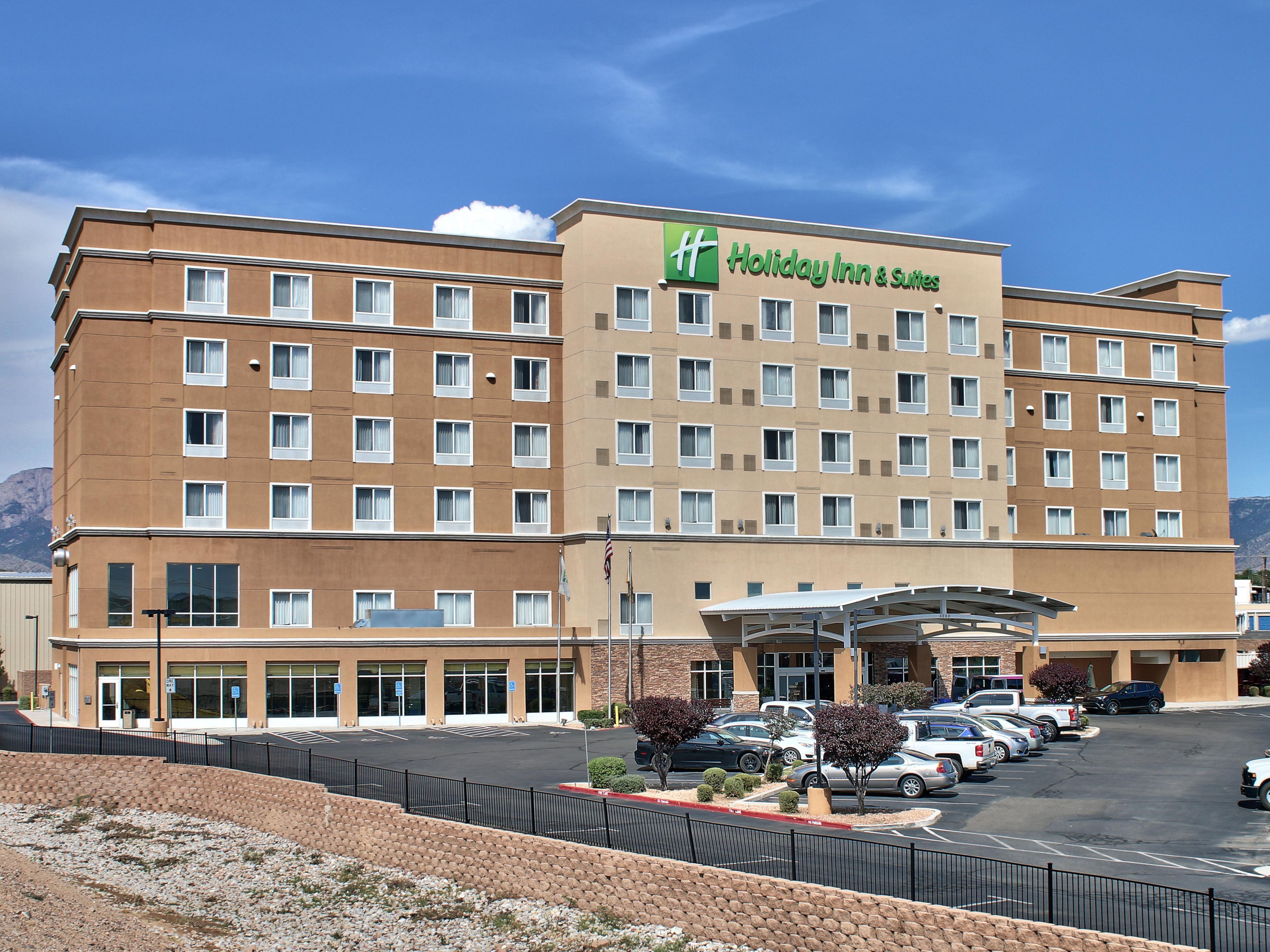 Holiday Inn Hotel And Suites Albuquerque 5655435582 4x3