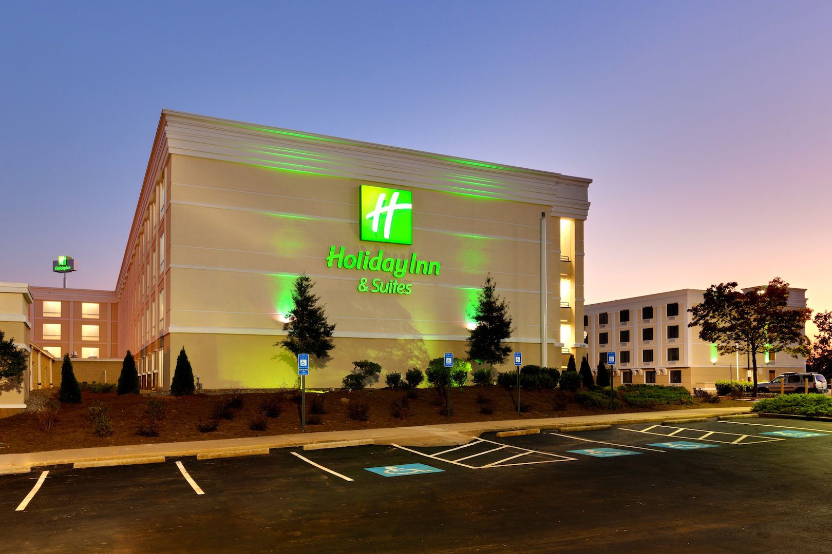 Holiday Inn & Suites Atlanta Airport-North