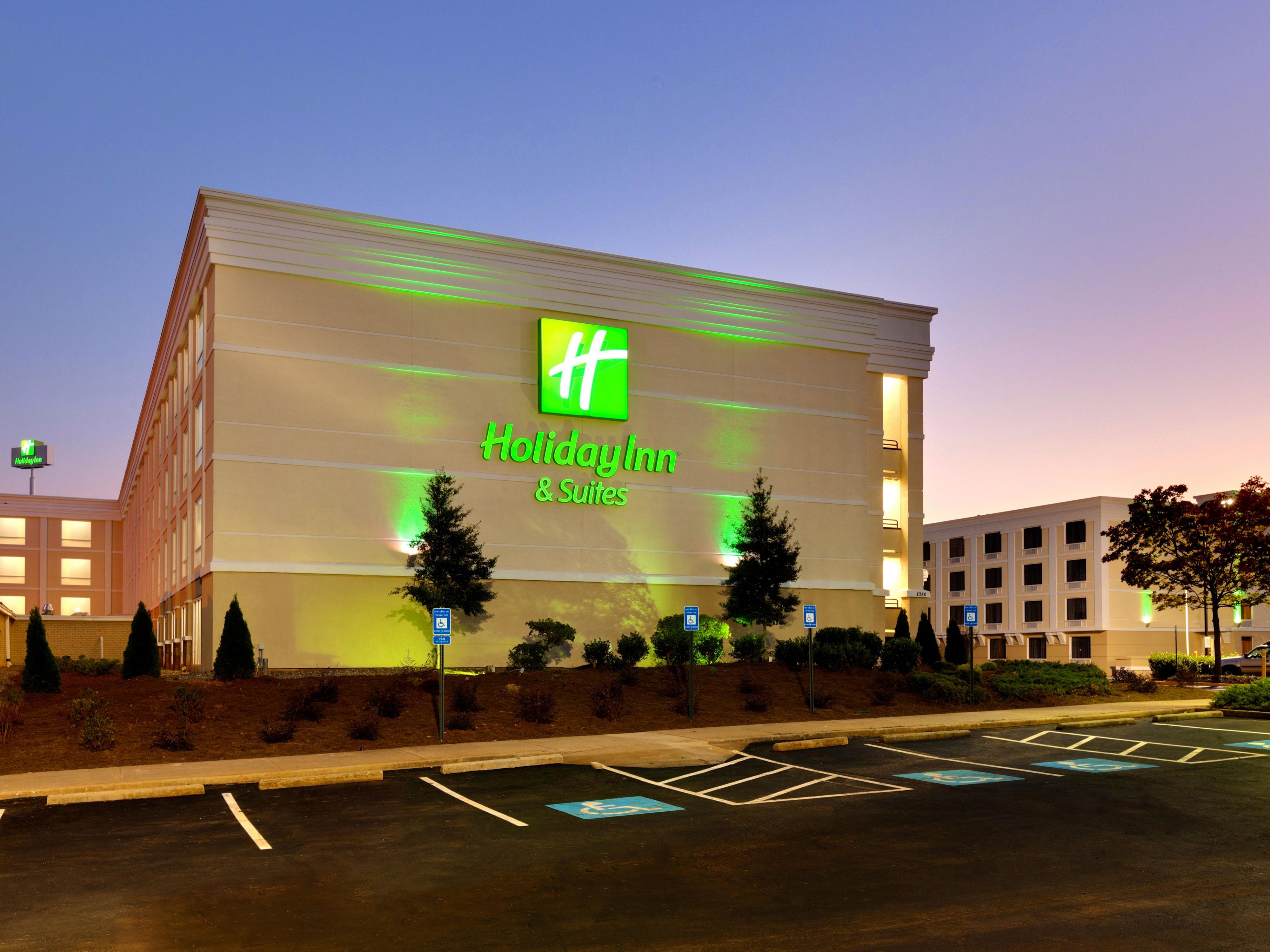 PetFriendly Hotels Near Atlanta Airport Holiday Inn & Suites Atlanta