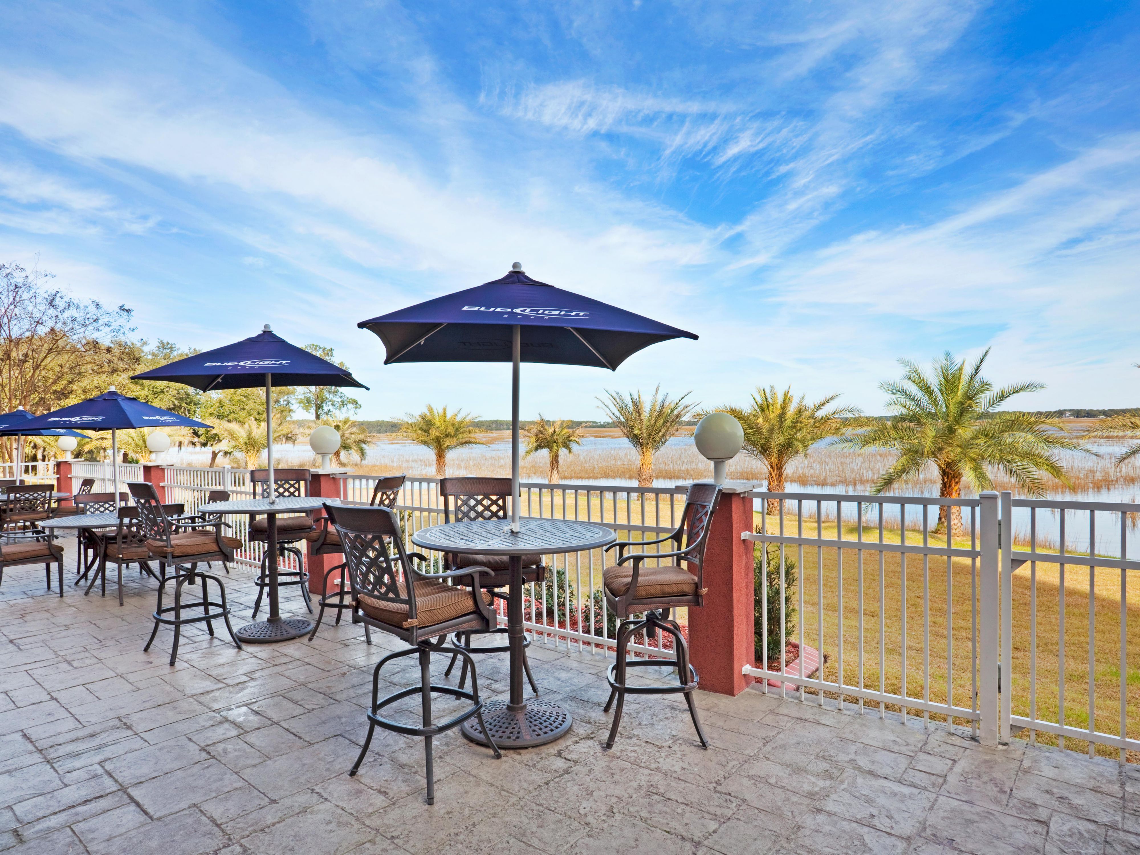 The Tides Bar & Grill offers our guests their favorite beverages along with a selection of tasty bites by our chef including his award-winning Shrimp & Grits.  You can meet with family or friends on the outdoor patio while enjoying the peaceful water view.