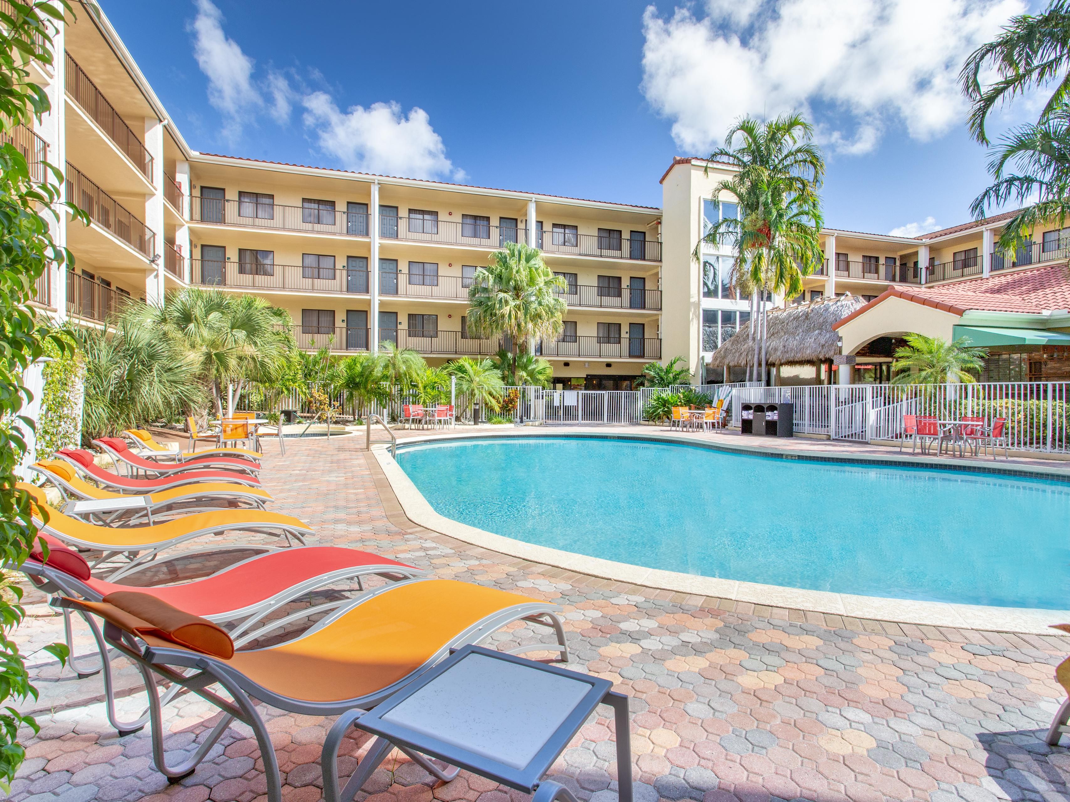 We're just a few miles from the world-famous Boca Raton beach—so come stay with us and soak up the Florida sunshine! Whether you're splashing in our resort pool or relaxing by the ocean, fun is always close by.
