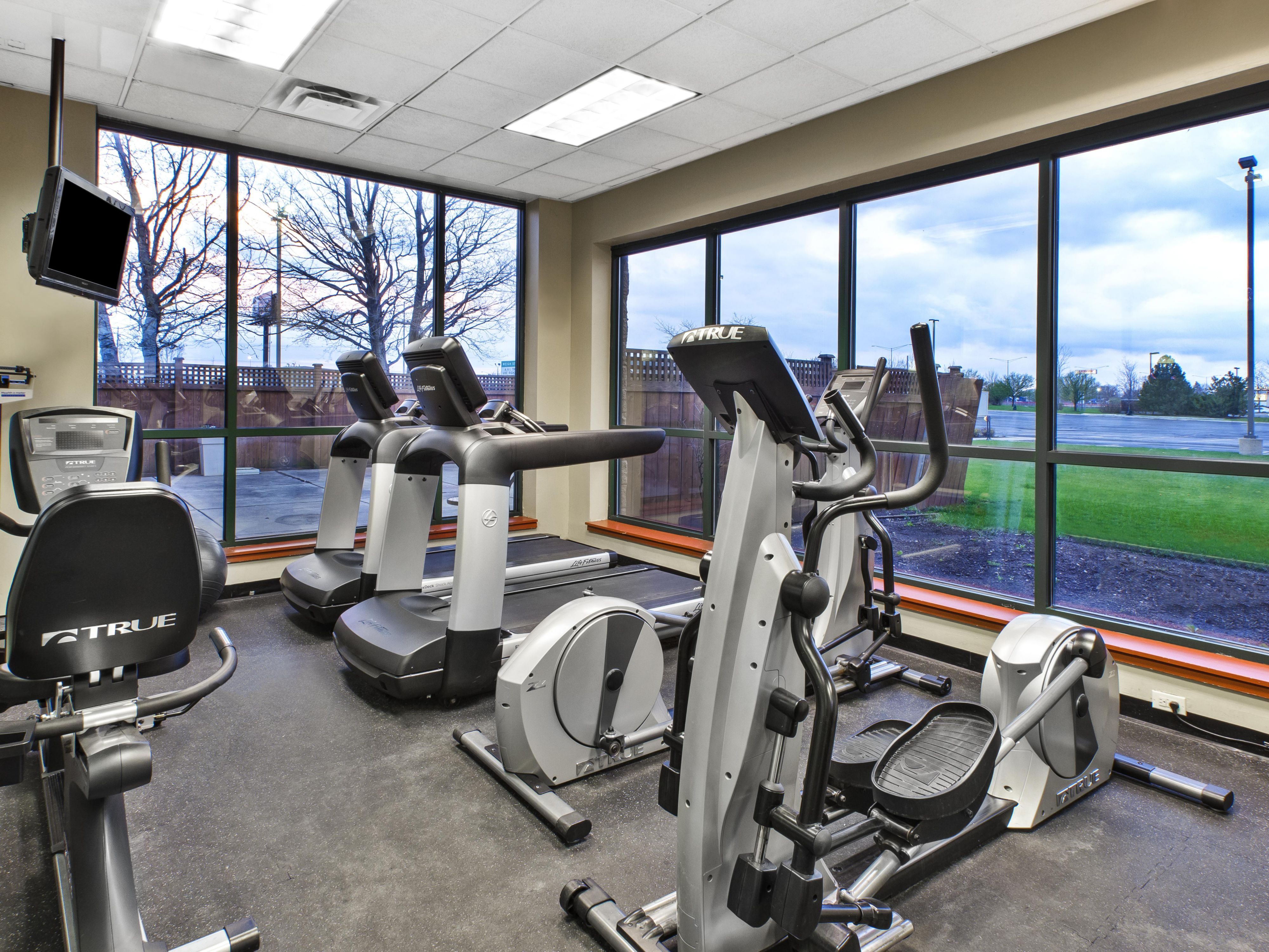 Just because you are traveling does not mean your fitness routine has to suffer. Take advantage of our Fitness Center open 24 hours.