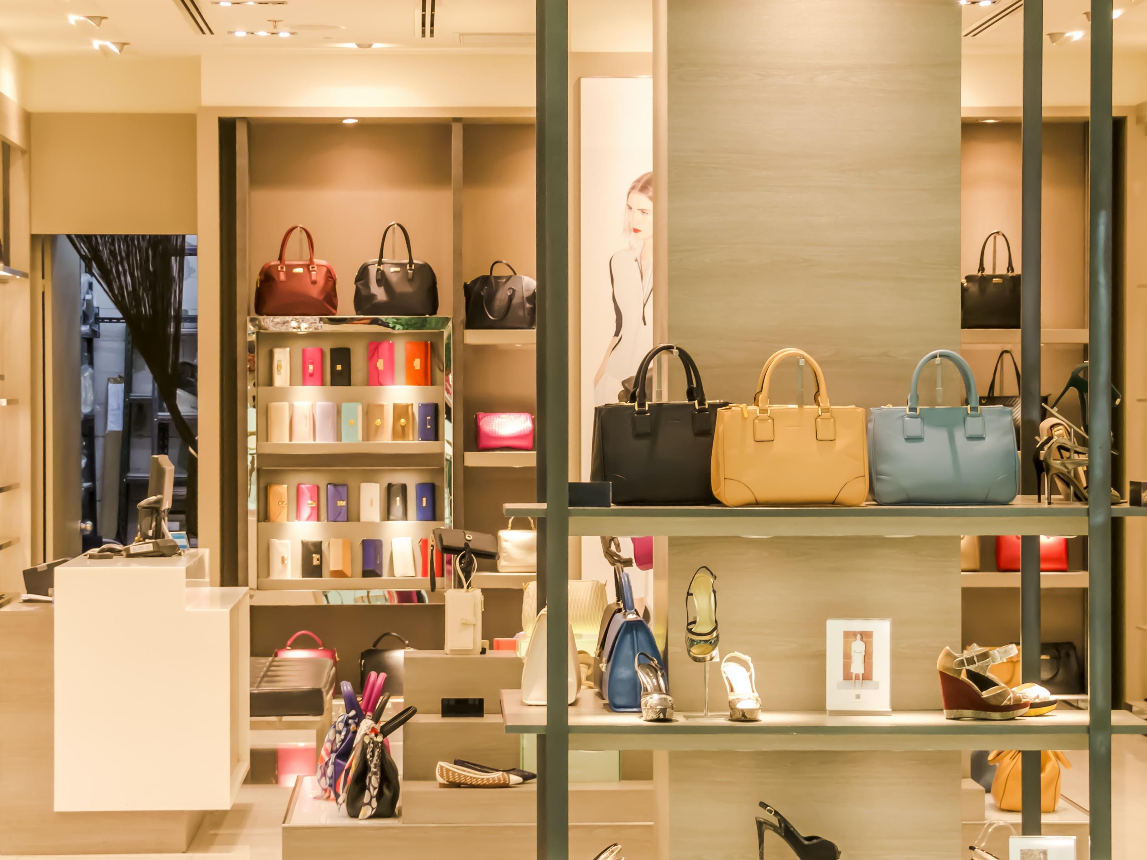 Calgary's largest shopping, dining and entertainment destination is just a quick 5 minute drive from our hotel. With over 250 premium brand name stores as well as major department stores, from Saks Fifth Avenue, Hudson Bay, Sephora and Apple, just to name a few.