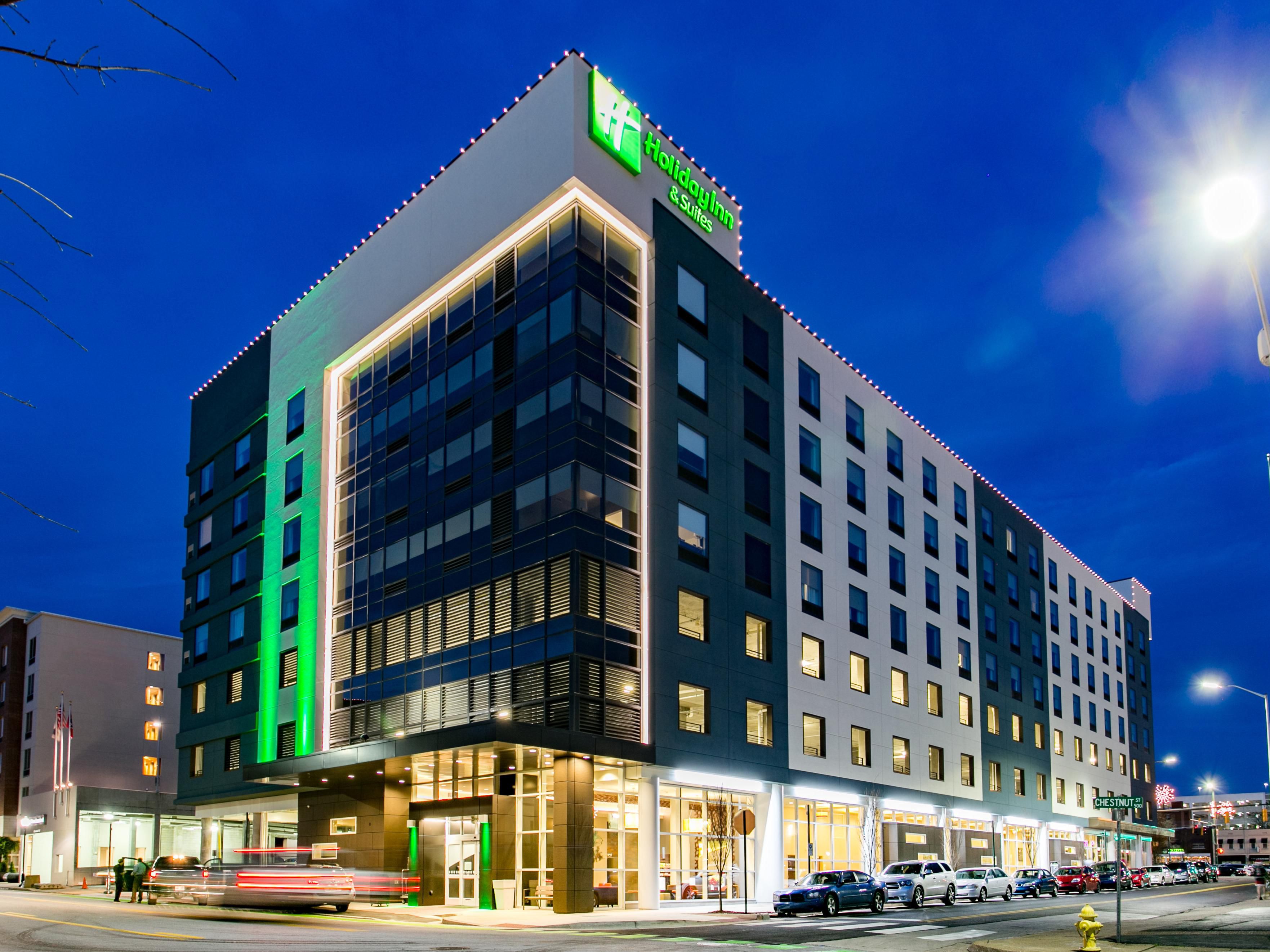 Гостиница inn. Холидей ИНН Калининград. Отель «Holiday Inn Express-des Moines Downtown». Holiday Inn Kaliningrad здание. Holiday Inn Hotels & Suites.