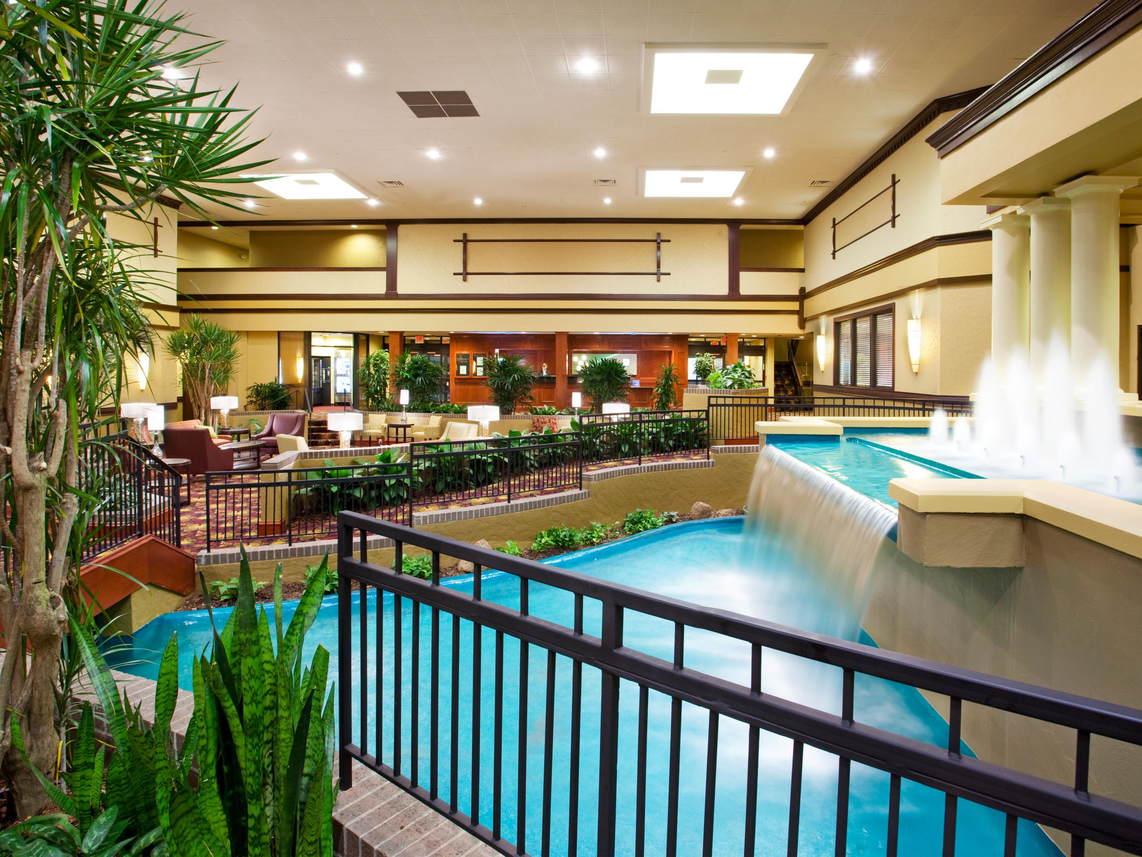 Enjoy and relax in the hotel lobby with free Wi-Fi.