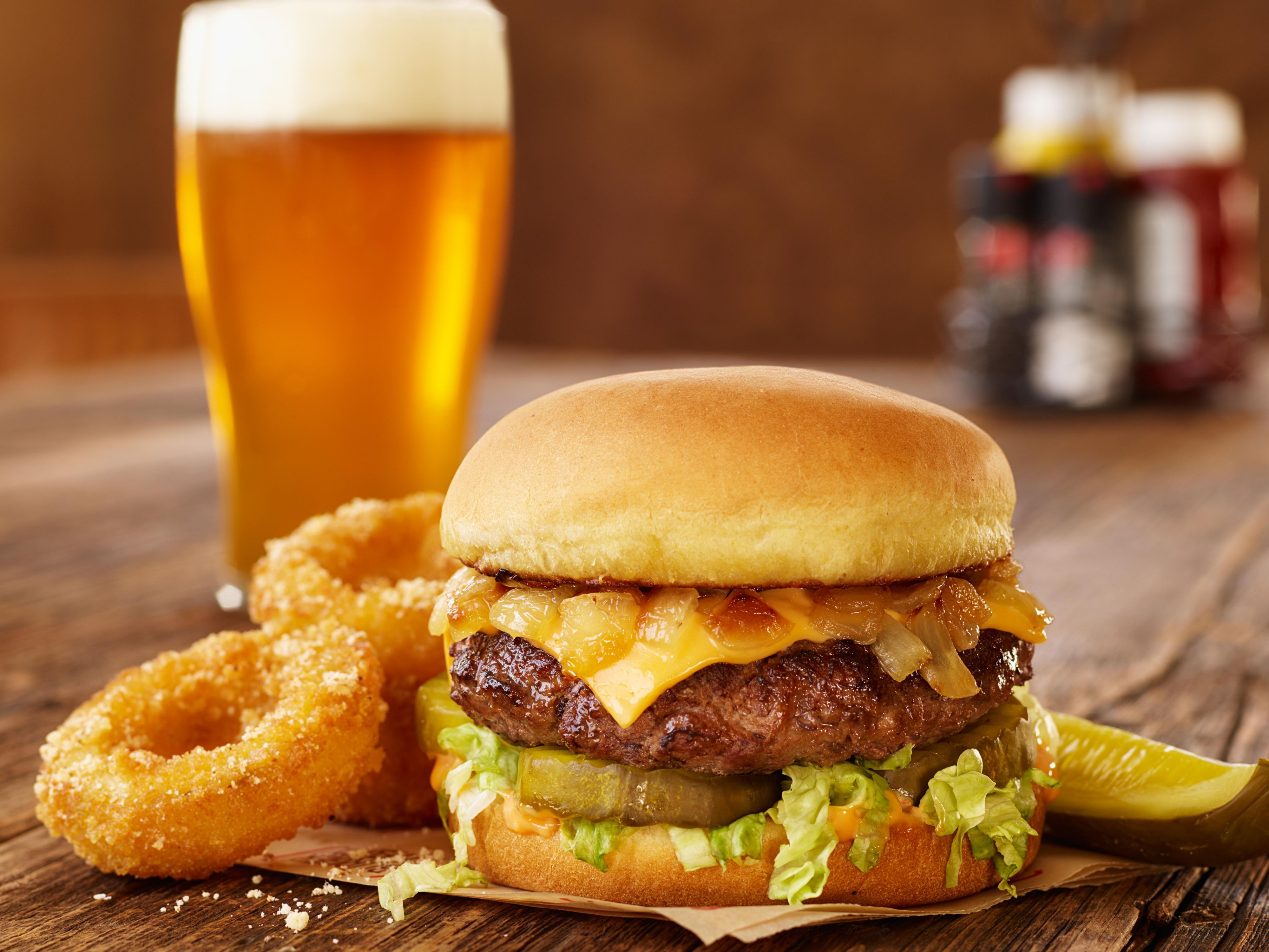 Grab a bite to eat at Burger Theory, our onsite restaurant and bar with a casual, rustic design and Create-Your-Own menu offering 4,320 possibilities and signature, house-made mini desserts, served in mason jars!