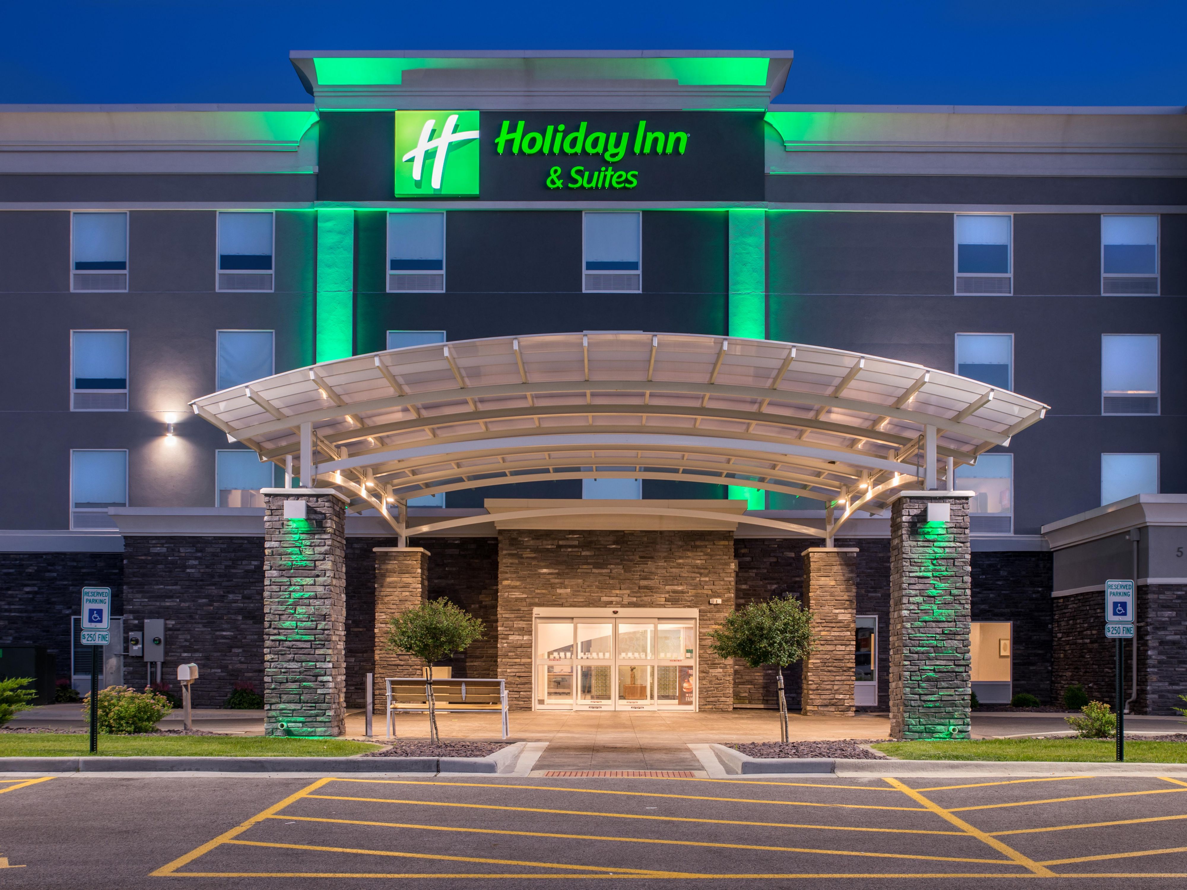 Traveling to Decatur Memorial Hospital (DMH) or HSHS St. Mary's Hospital?  We offer a convenient location and suites well designed for maximum comfort during your stay.  Our property features an on-site restaurant/ bar, guest laundry, free wifi and parking, a fitness center, indoor pool and more!  Call the hotel today to discuss pricing.