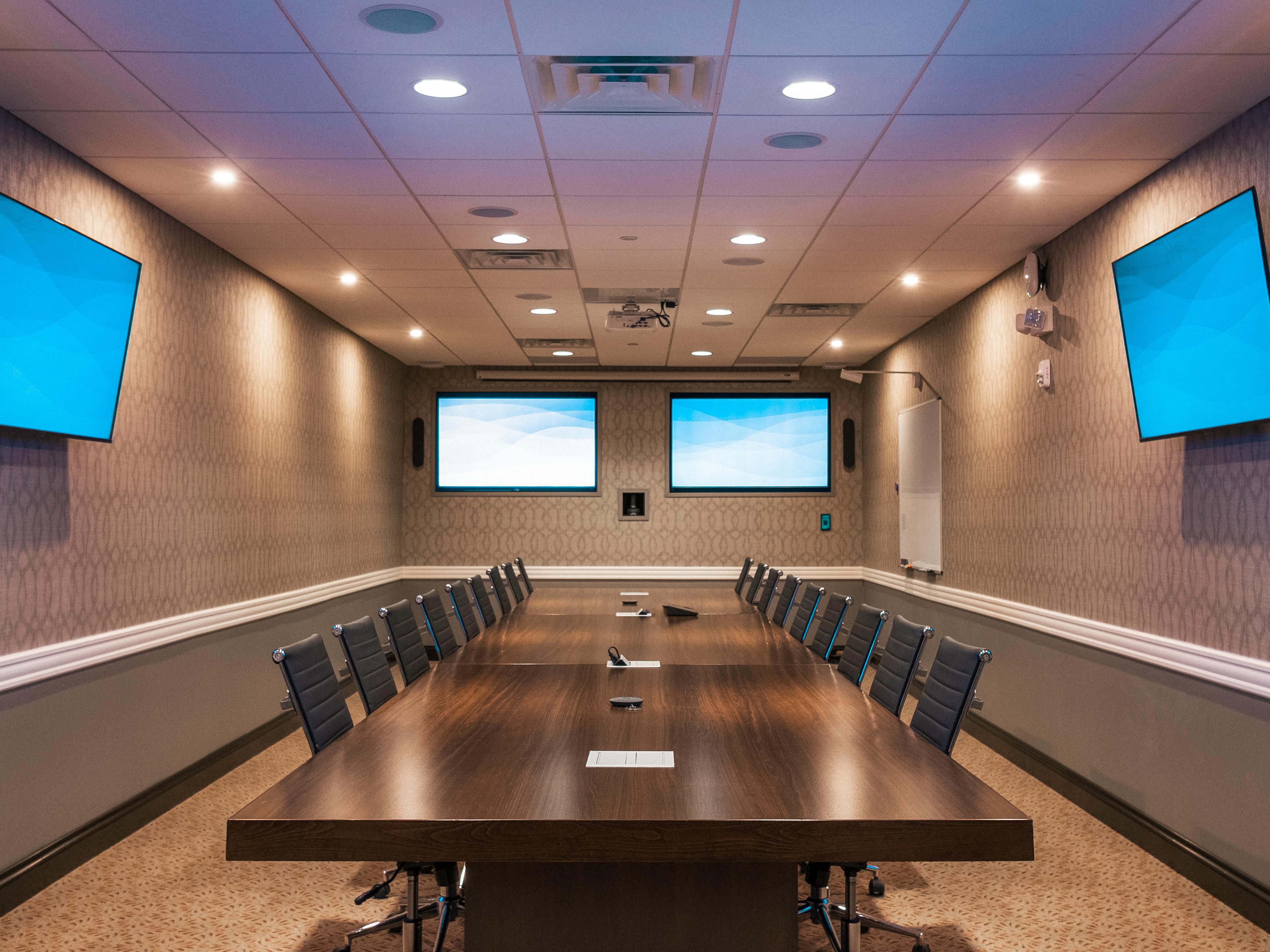 The Holiday Inn and Suites is connected to The Drexelbrook Event Center which offers over 45,000 sq ft of event space ideal to host social events, weddings, corporate meetings and more.