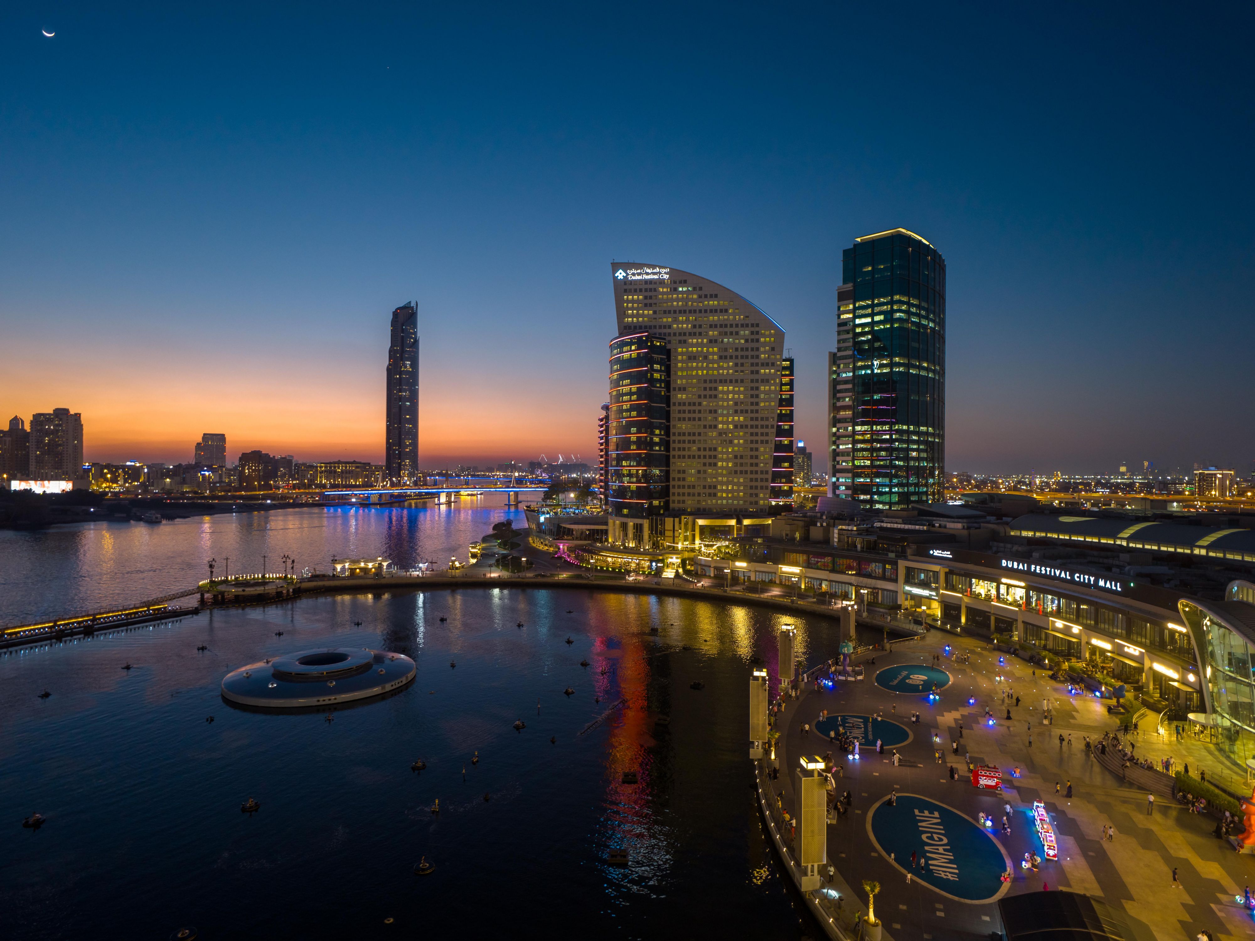 Conveniently linked to the hotel, Dubai Festival City Mall offers an exceptional shopping and lifestyle experience, featuring a vast array of renowned brands. The mall is also home to the record-breaking IMAGINE show—a captivating water, laser, and fire spectacle that stands among the city's most iconic attractions.