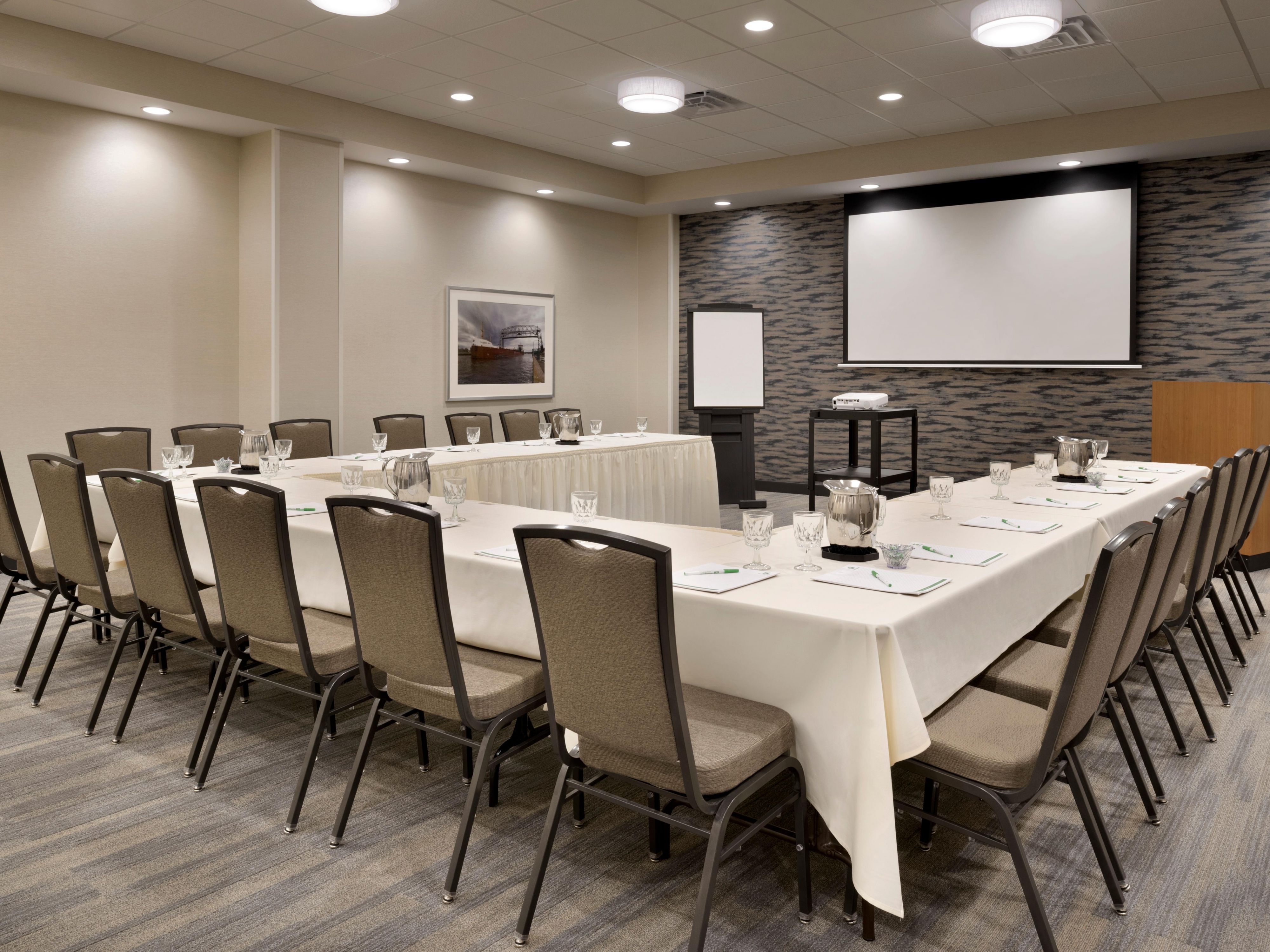 As Duluth’s largest full-service hotel and event center, we are committed to making your meeting and your stay with us as pleasurable as possible. Whether it is a business meeting, convention or retirement party, your group will have everything it needs for a great get-together. 