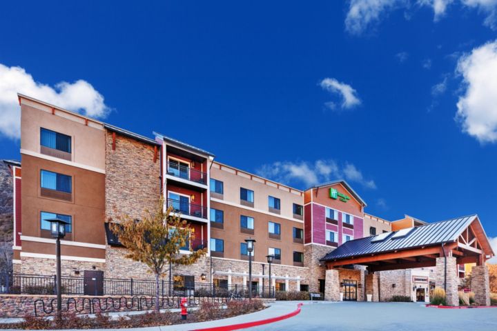 Holiday Inn & Suites Durango Central