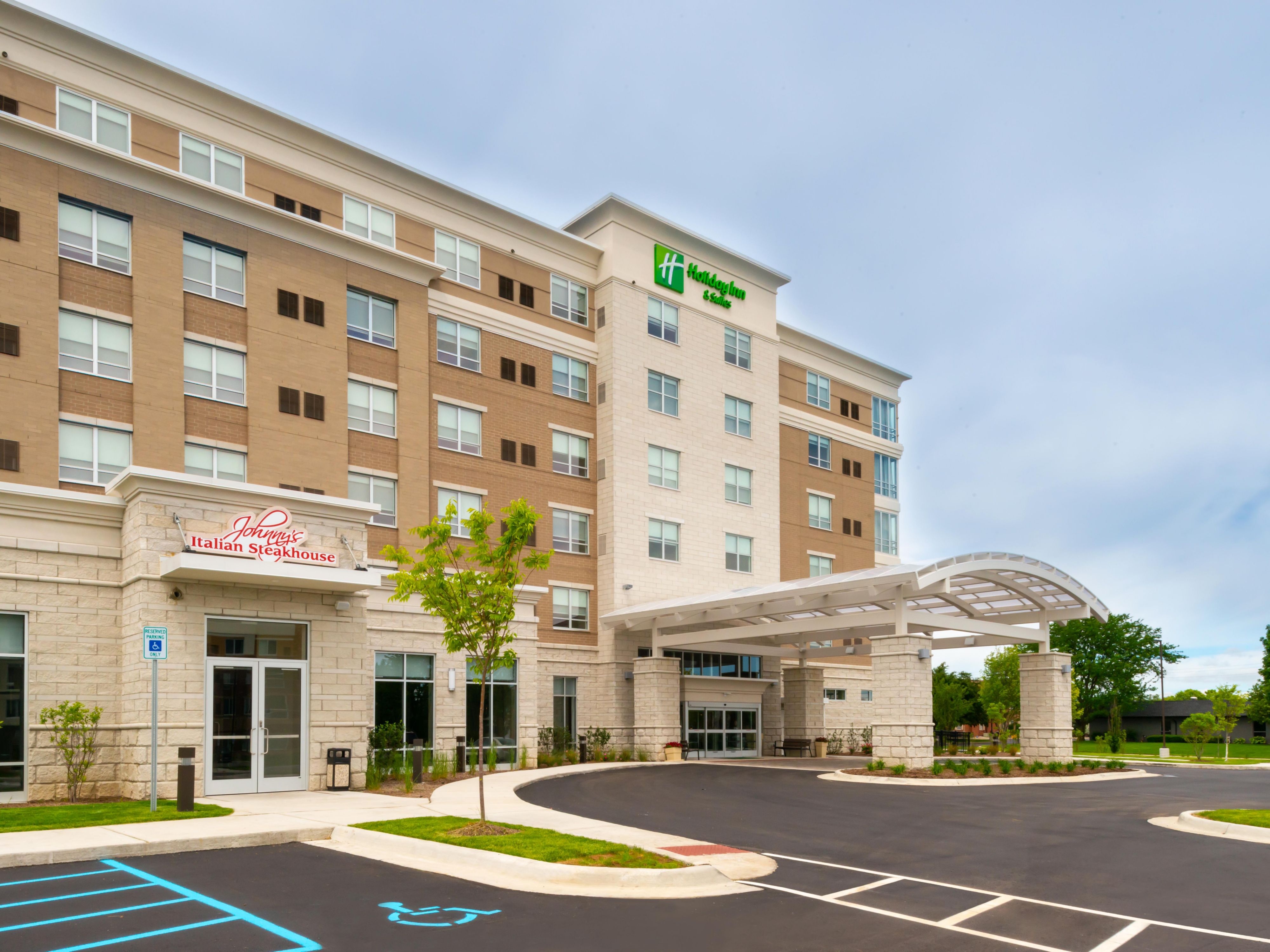 Welcome to our affordable hotel in Farmington Hills, MI. 