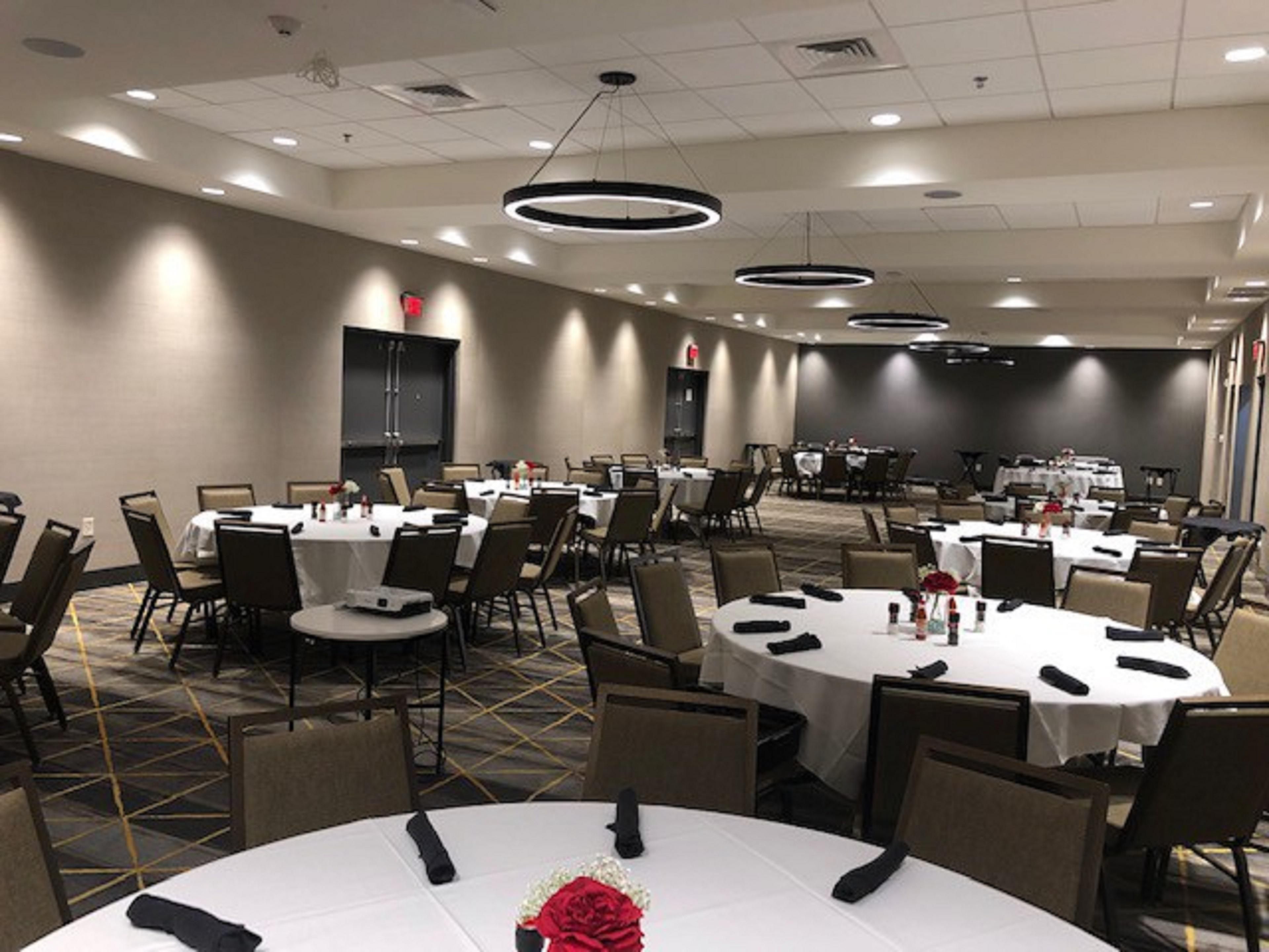 With over 2000 sq. ft. in meeting space, let our hotel host your special day. Follow the link below for a personalized quote.
