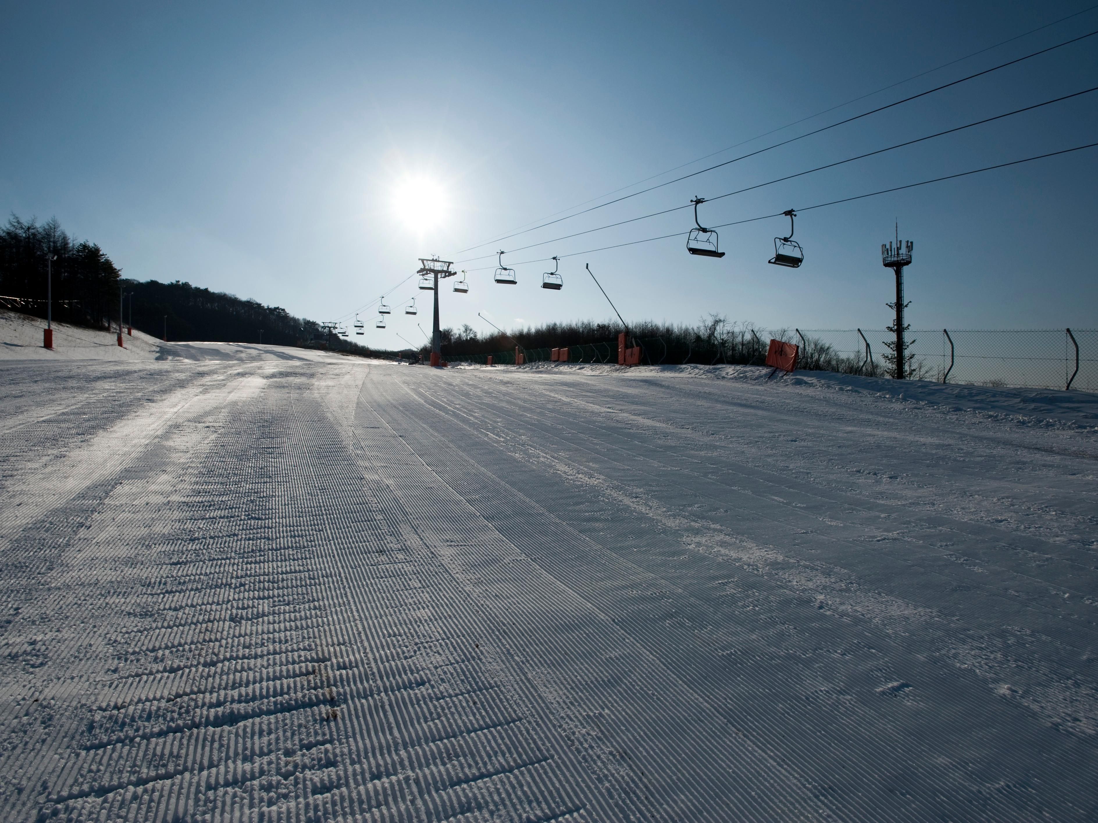 Let the thrill of speeding down a freshly groomed run invigorate you. Open for the winter season only.