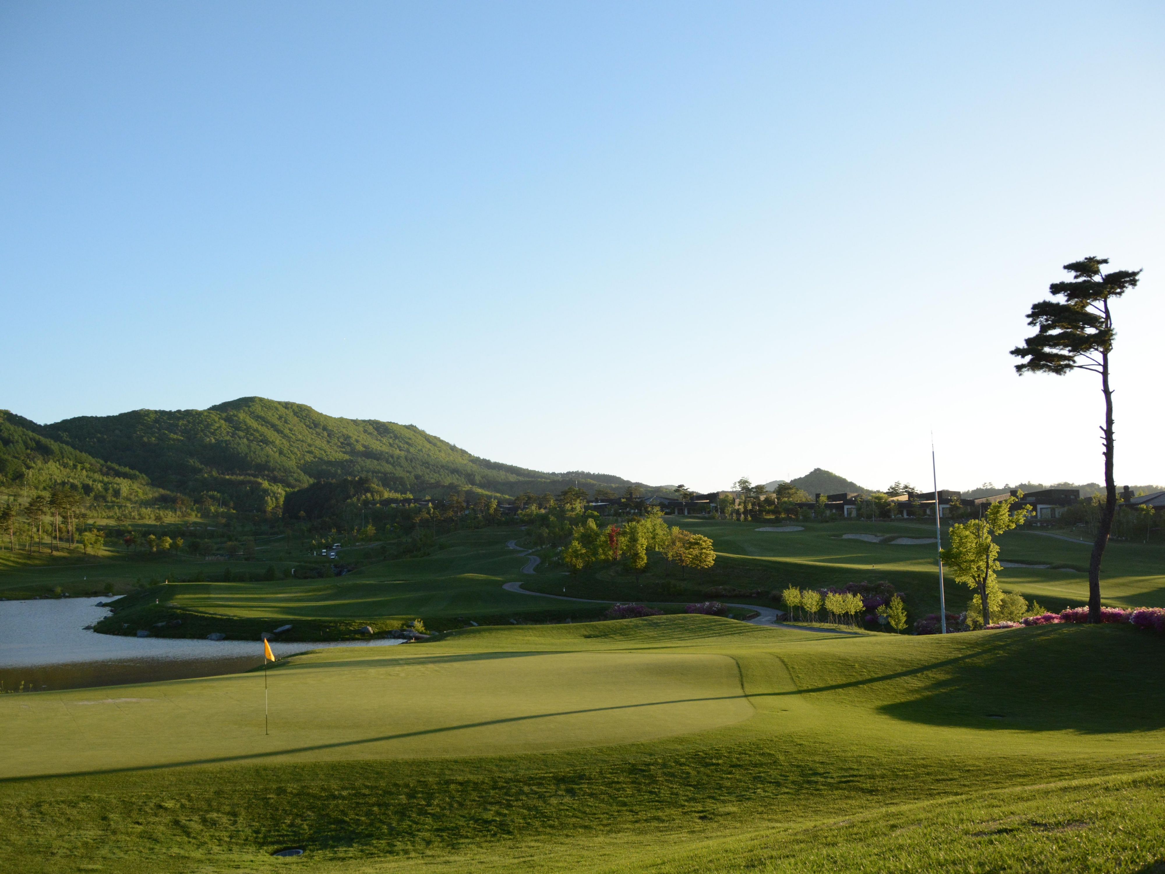 The golf course features a picturesque 18-hole course stretched out amidst the natural landscape of Daegwallyeong.