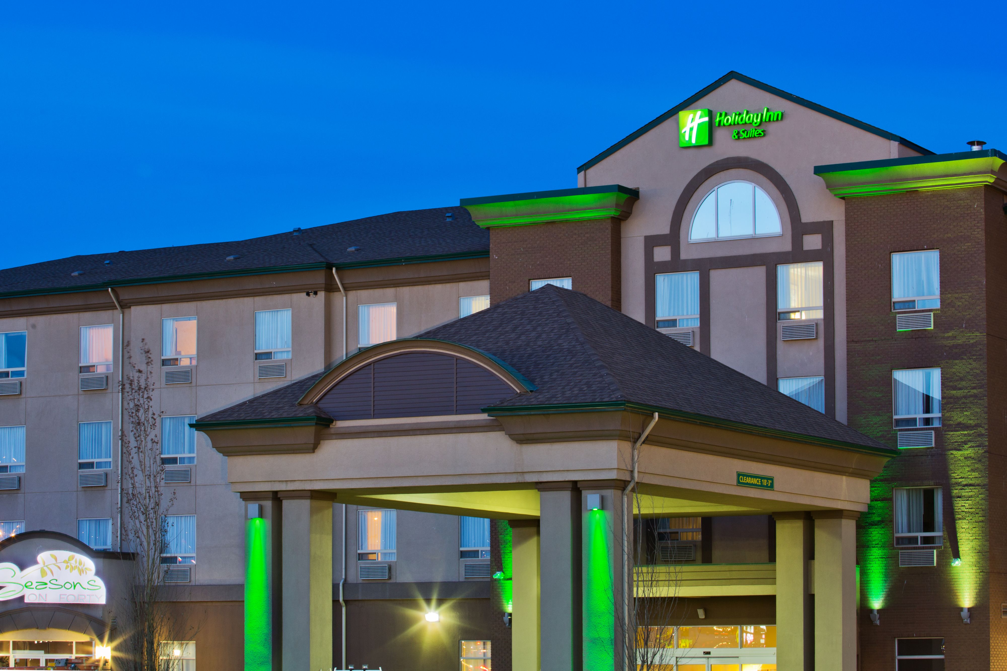 Holiday Inn & Suites 大草原会议CTR