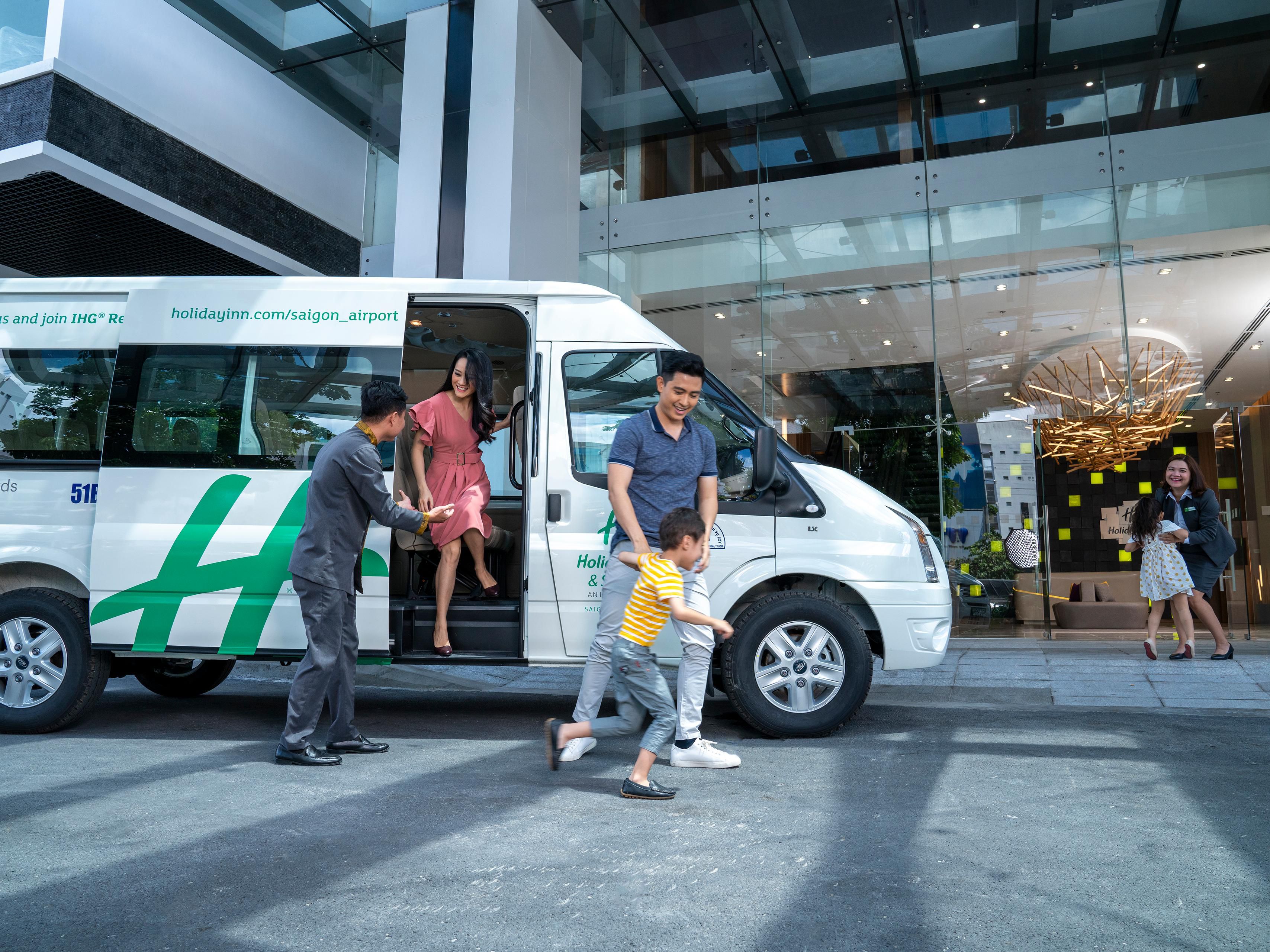 Five-Star Hotel in Tan Binh District. Best Hotel Nearby Saigon Airport. 