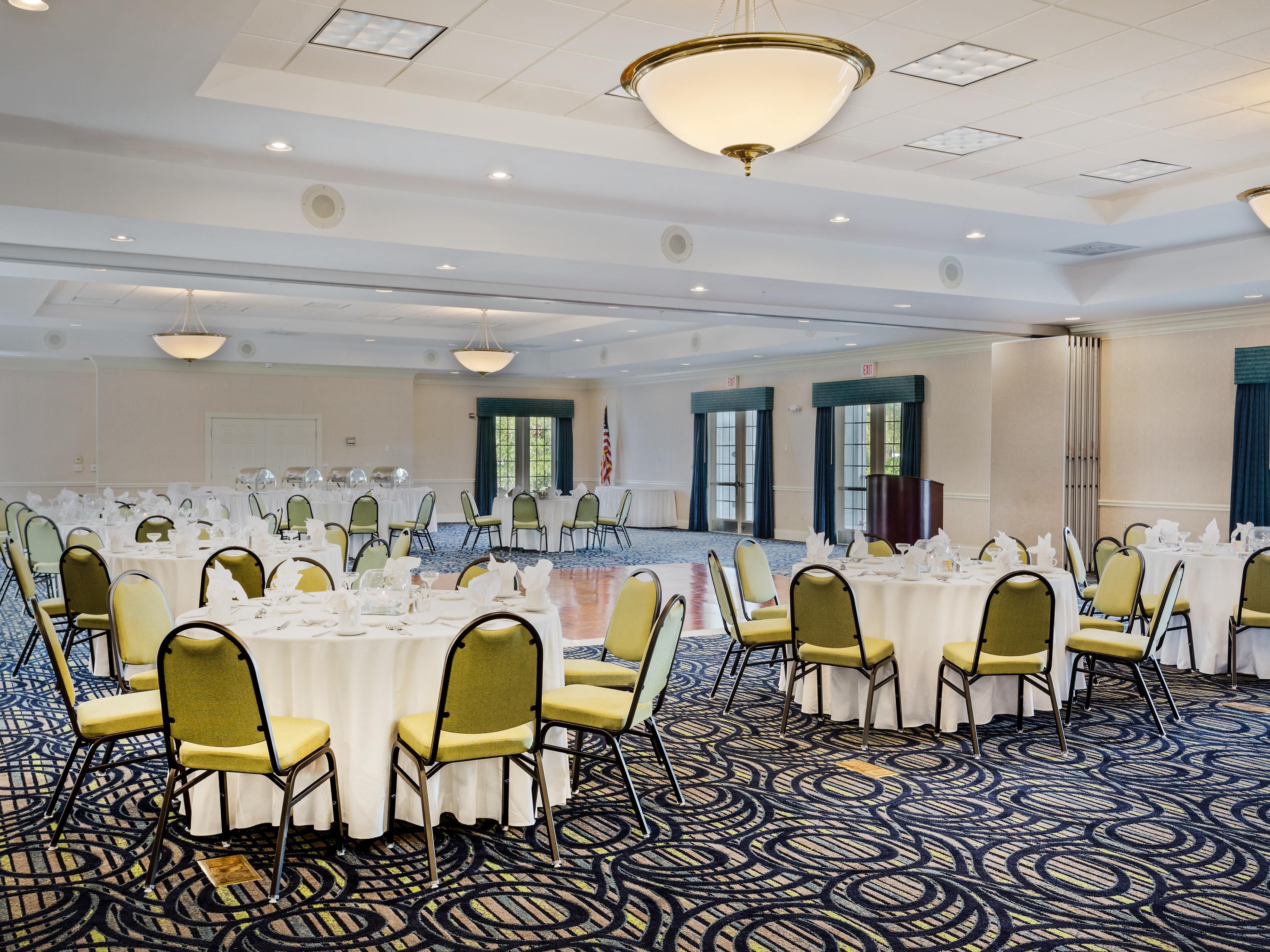 You will appreciate the ease of planning a wedding or event with one of our friendly and professional team members. Our property has event facilities for up to 250 guests and destination wedding packages. Our competitive banquet menu pricing and over 8,000 sq feet of event space are just the start of the exceptional service you will receive