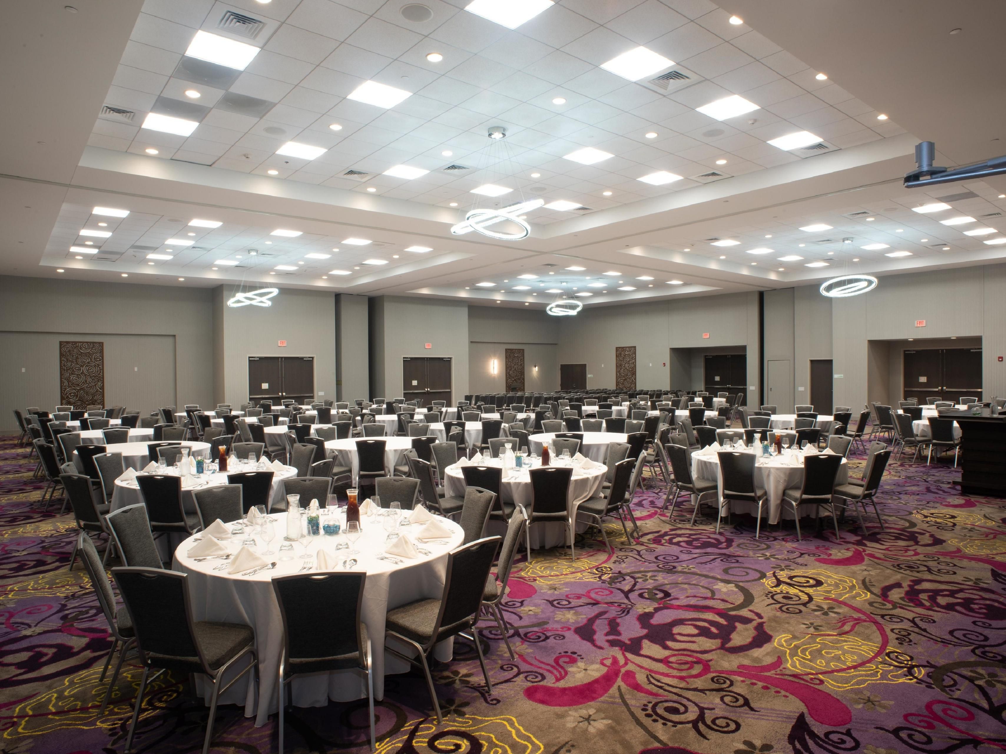 10,000 sq. ft. of flexible mtg space. Ballroom with 6,200 sq.ft can be broken into 4 separate meeting rooms. Three breakout rooms and a boardroom. Facilities can accommodate up to 700. Full service catering on site.