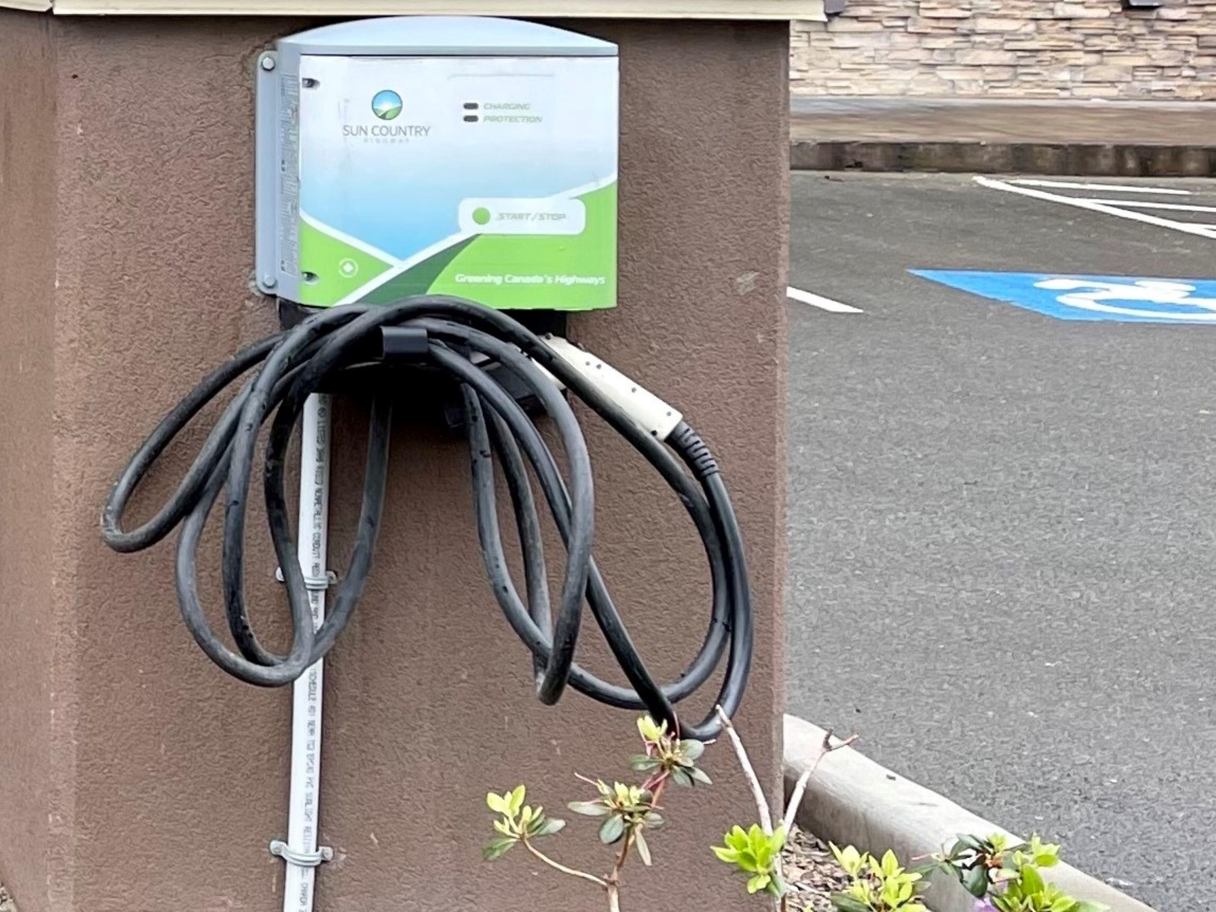 The Holiday Inn & Suites Kamloops offers a unique feature that allows our guests to power their electric cars. Located in the front of our hotel just across from the lobby doors. 