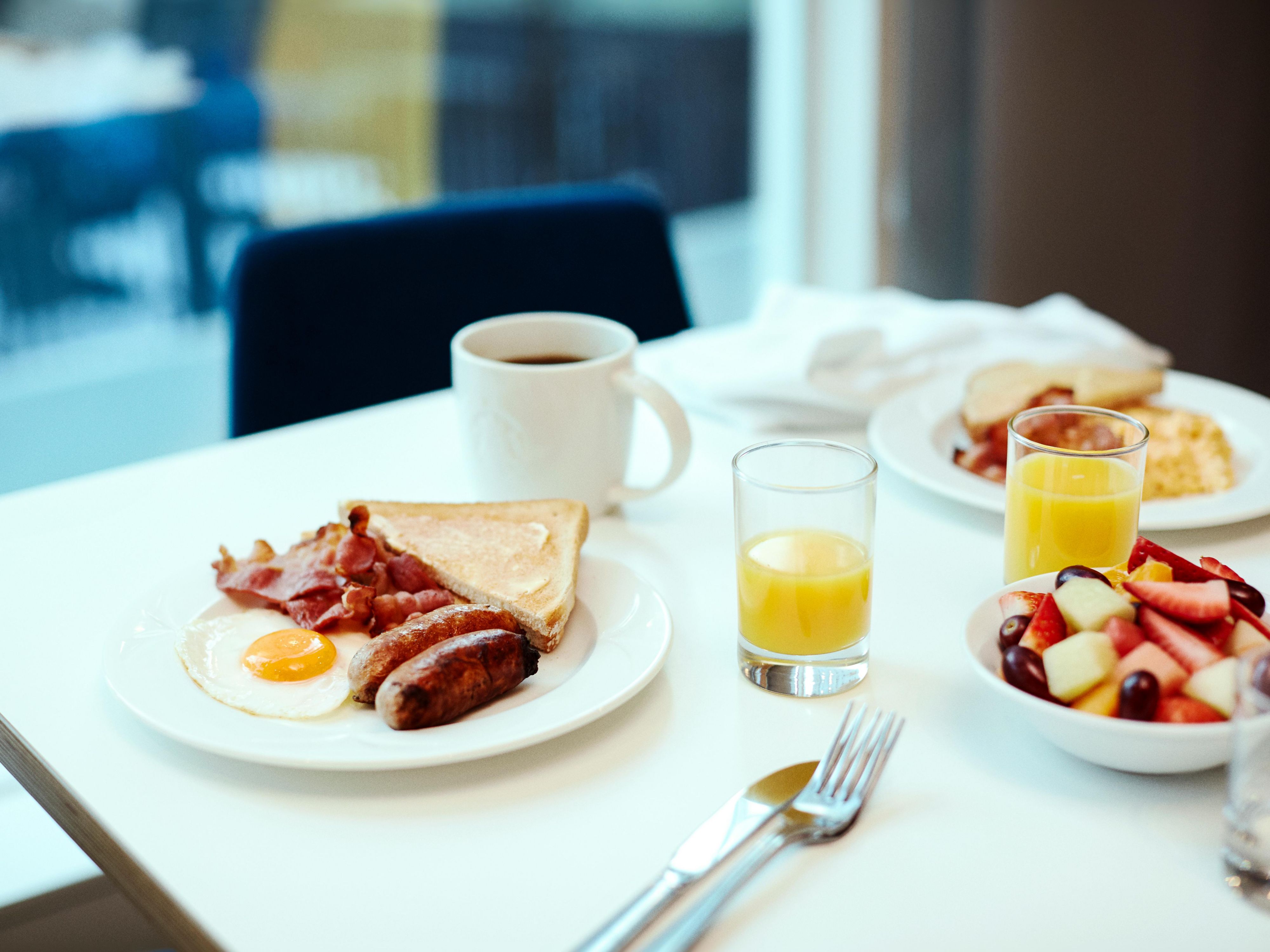 Start your day off right with a stop to our Holiday Inn Breakfast Buffet. Enjoy freshly brewed coffee, scrambled eggs; bacon and turkey sausage; herb breakfast potatoes; French toast, and more. Breakfast is available for purchase 7 days a week.